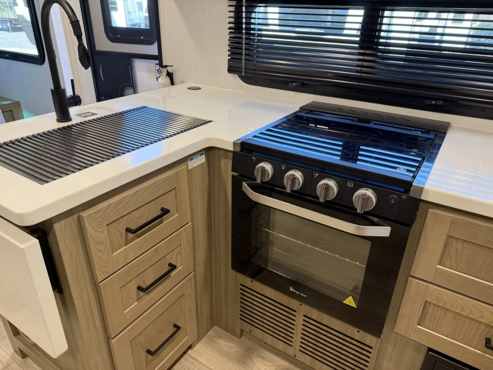2027 FOREST RIVER ROCKWOOD MINI LITE 2513S - Image 26