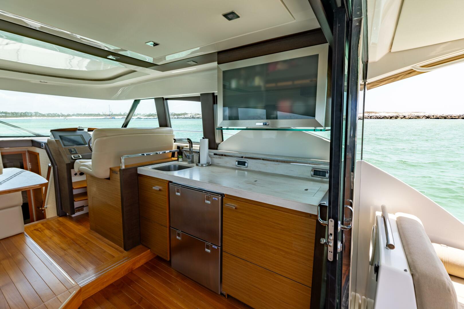 2015 Tiara Yachts 44 Coupe - Image 6
