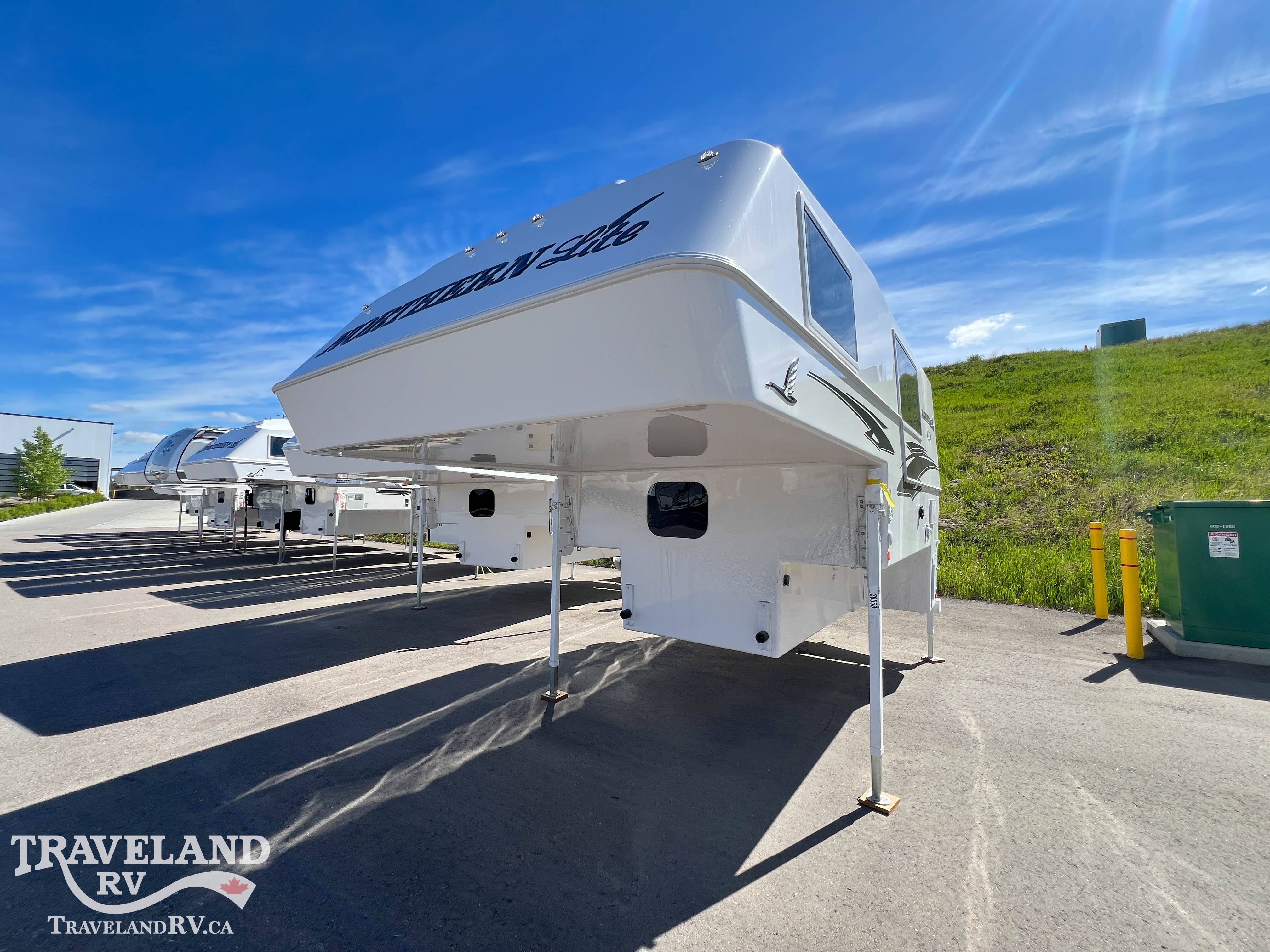 2027 NORTHERN LITE LIMITED EDITION 8-11EX LE WB - Image 5
