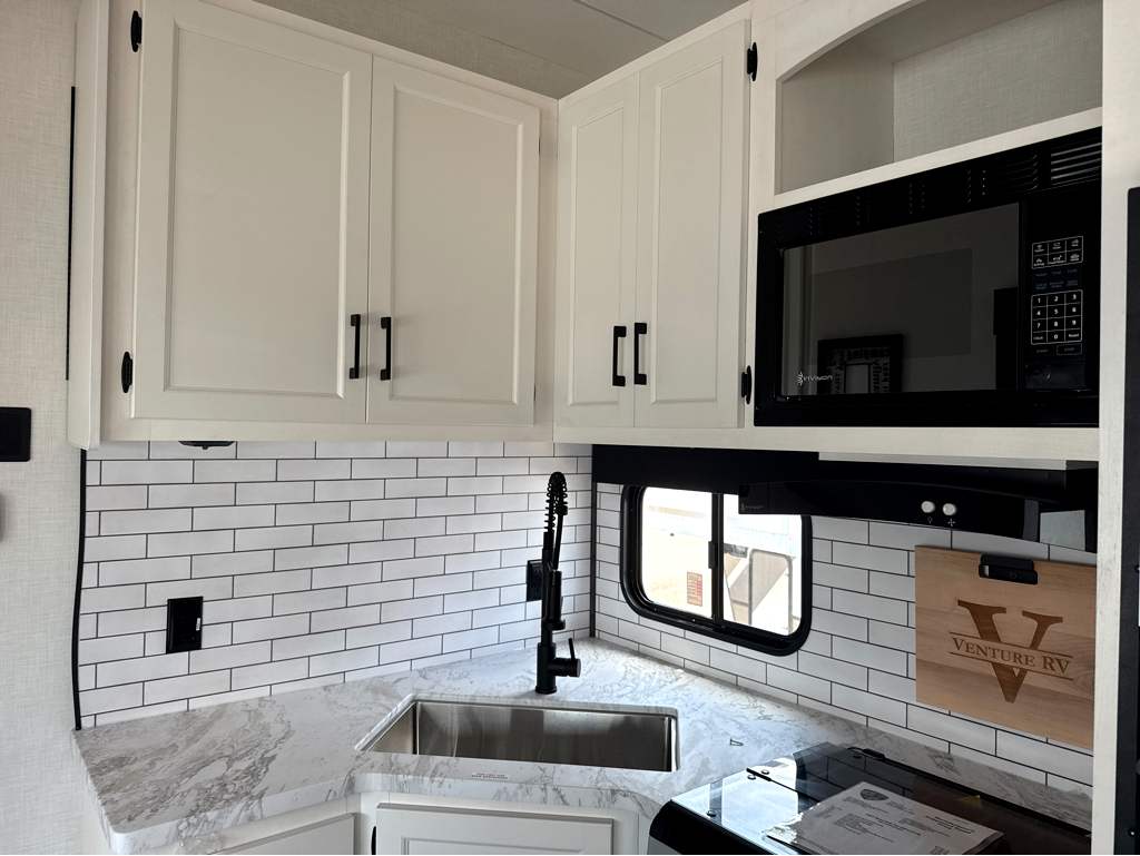 2027 VENTURE RV SPORTTREK 312VTB - Image 20