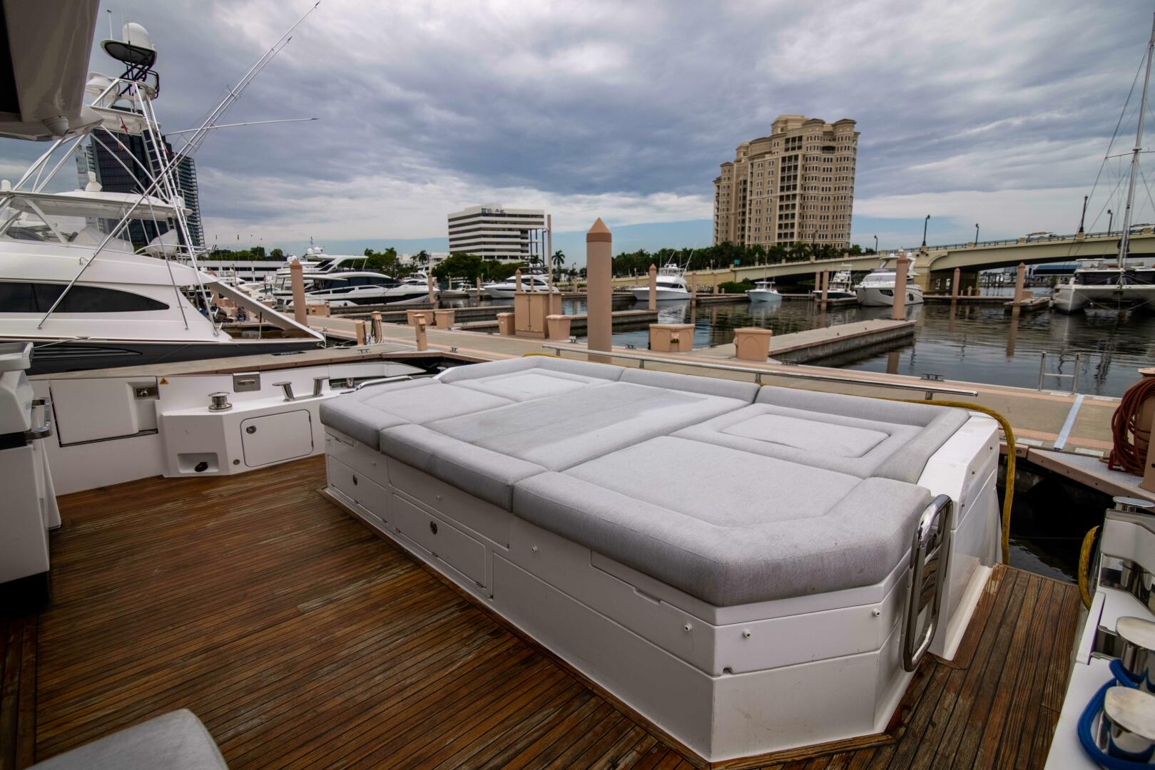 2019 Azimut S7 - Image 49