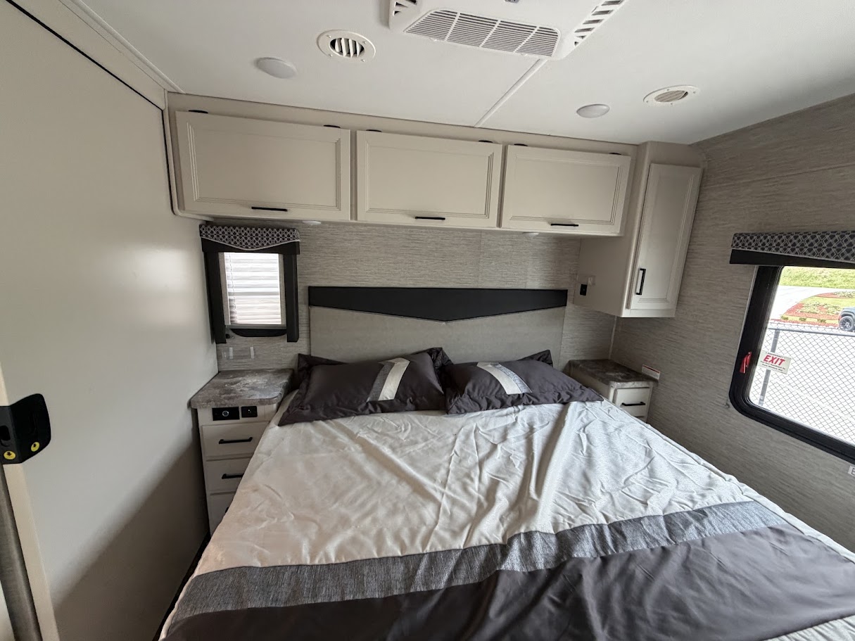 2023 THOR MOTOR COACH ACE 32B - Image 25