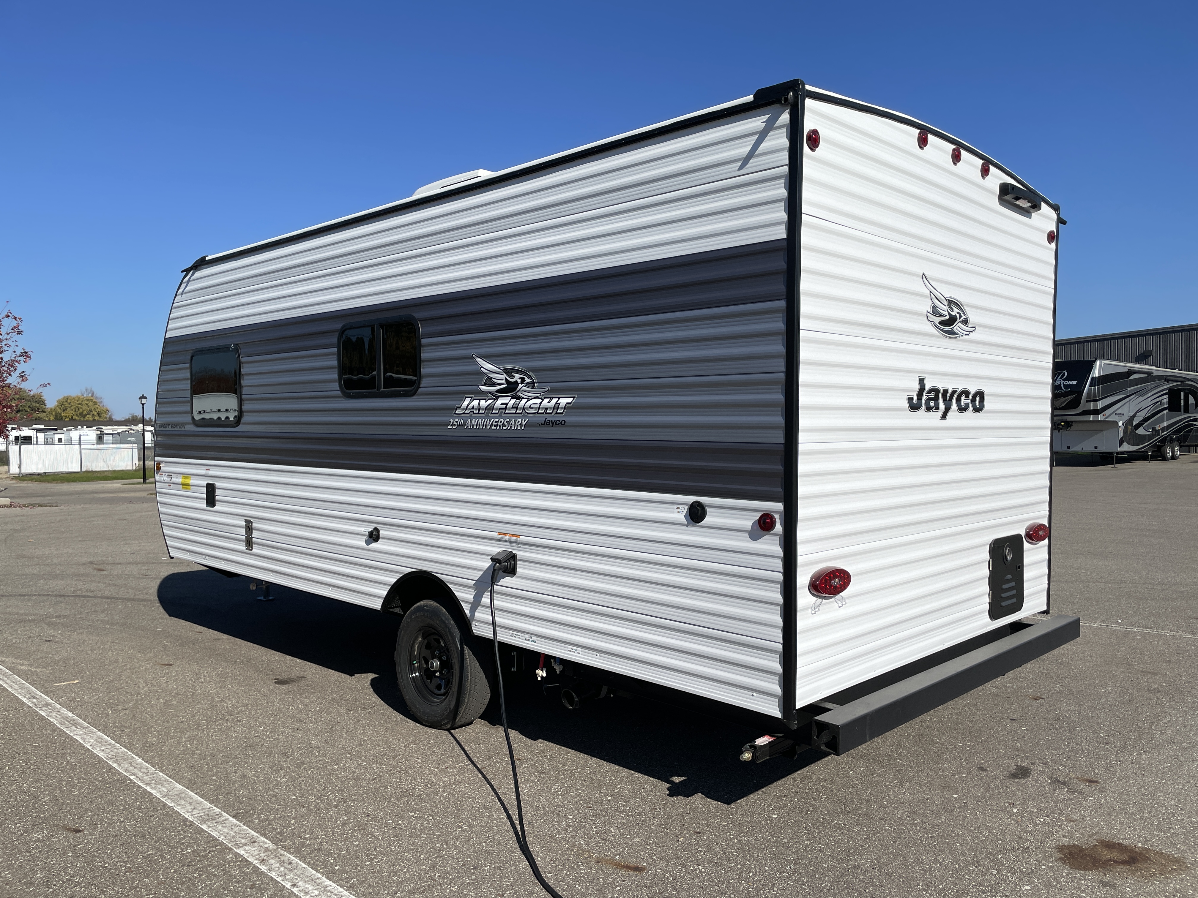 2027 Jayco Jay Flight SLX 172DB - Image 5