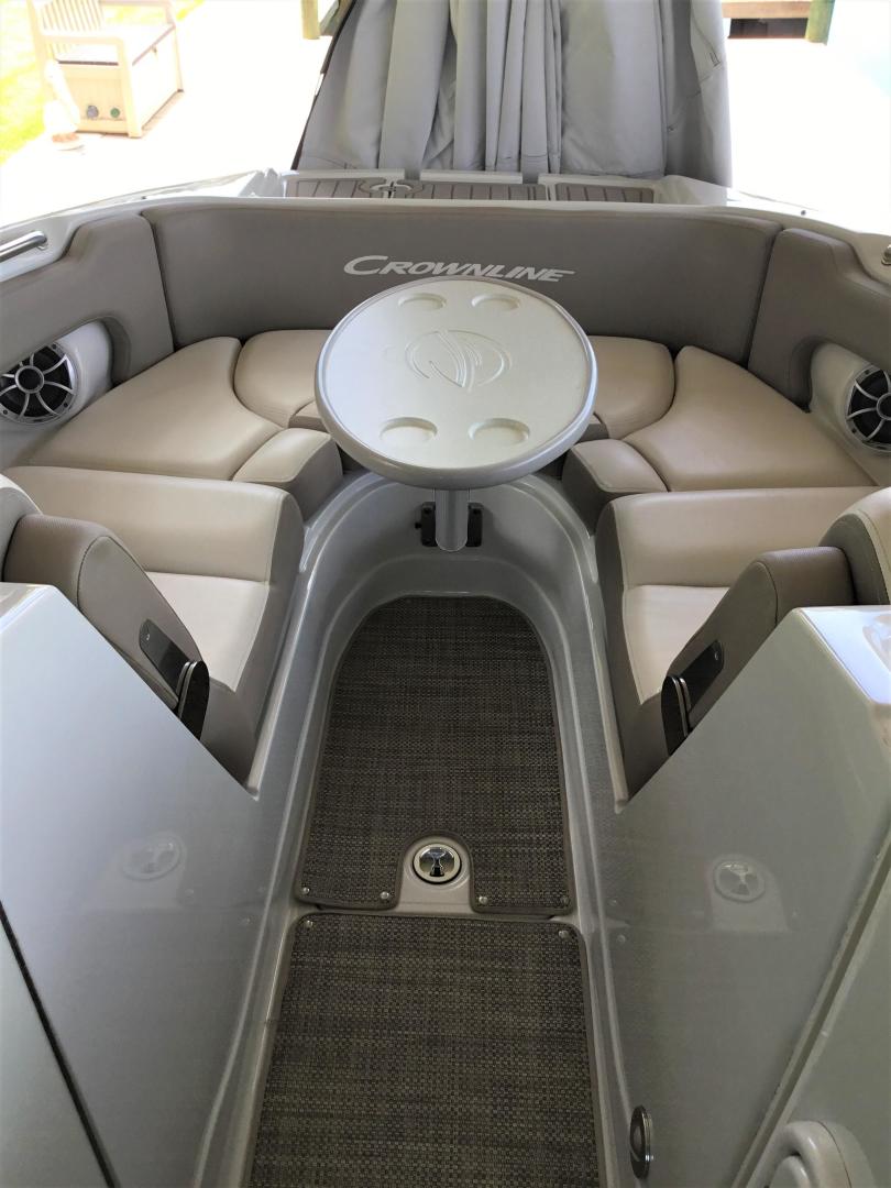 2019 Crownline E275XS - Image 12