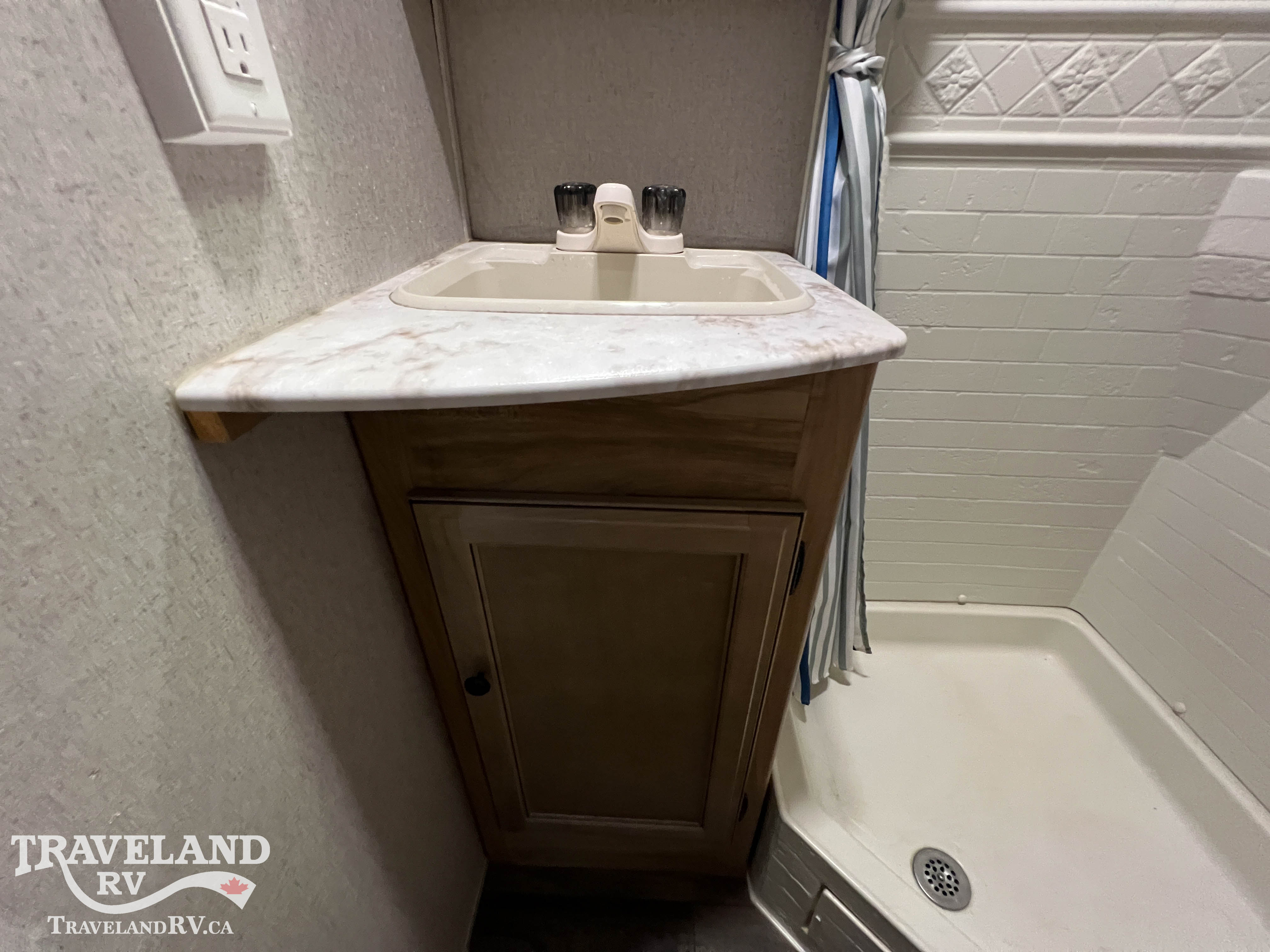 2019 Coachmen Freedom Express Ultra Lite 204RD - Image 27