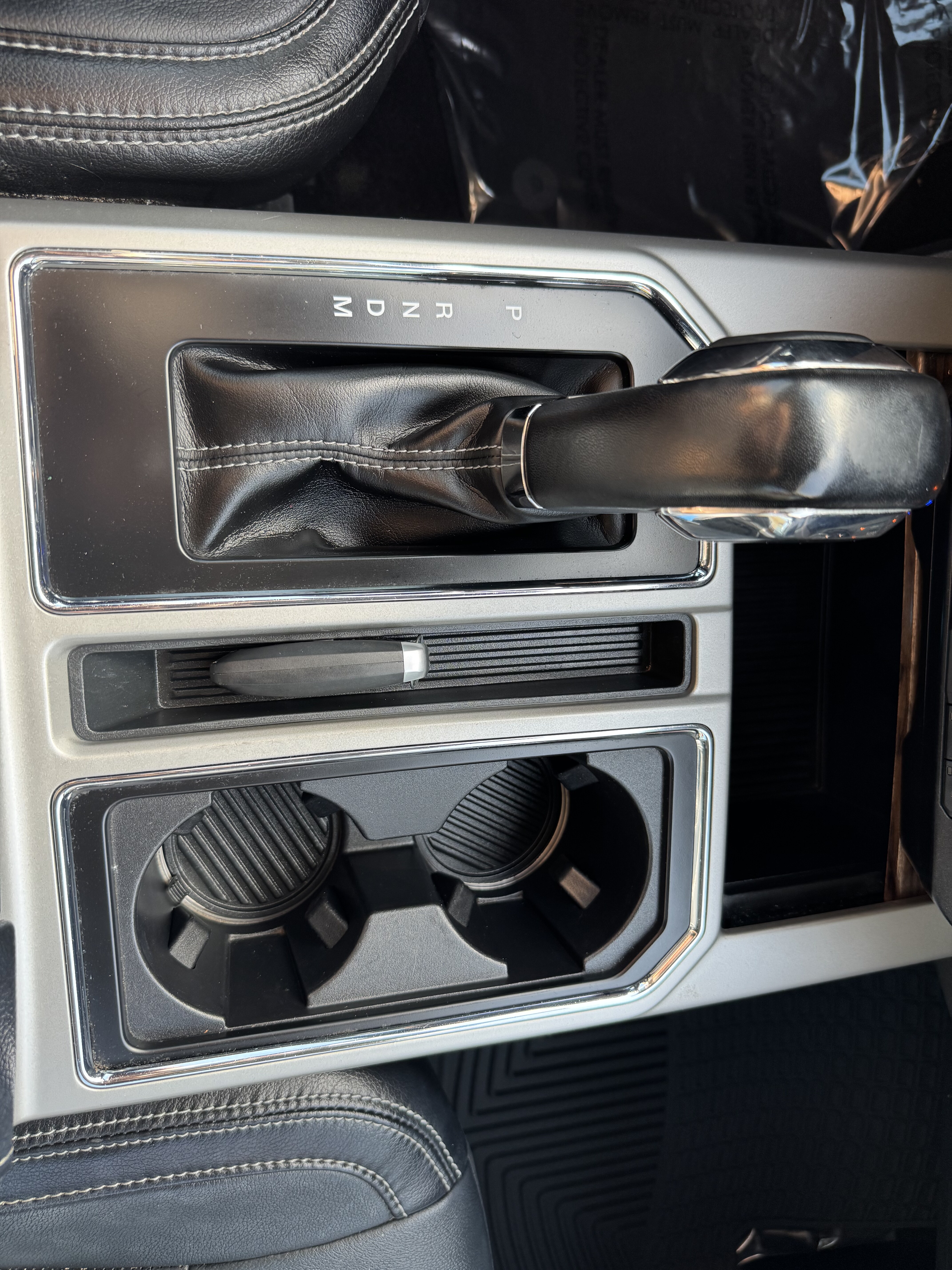 2019 Ford F150 Crew Cab XLT 4WD - Image 26