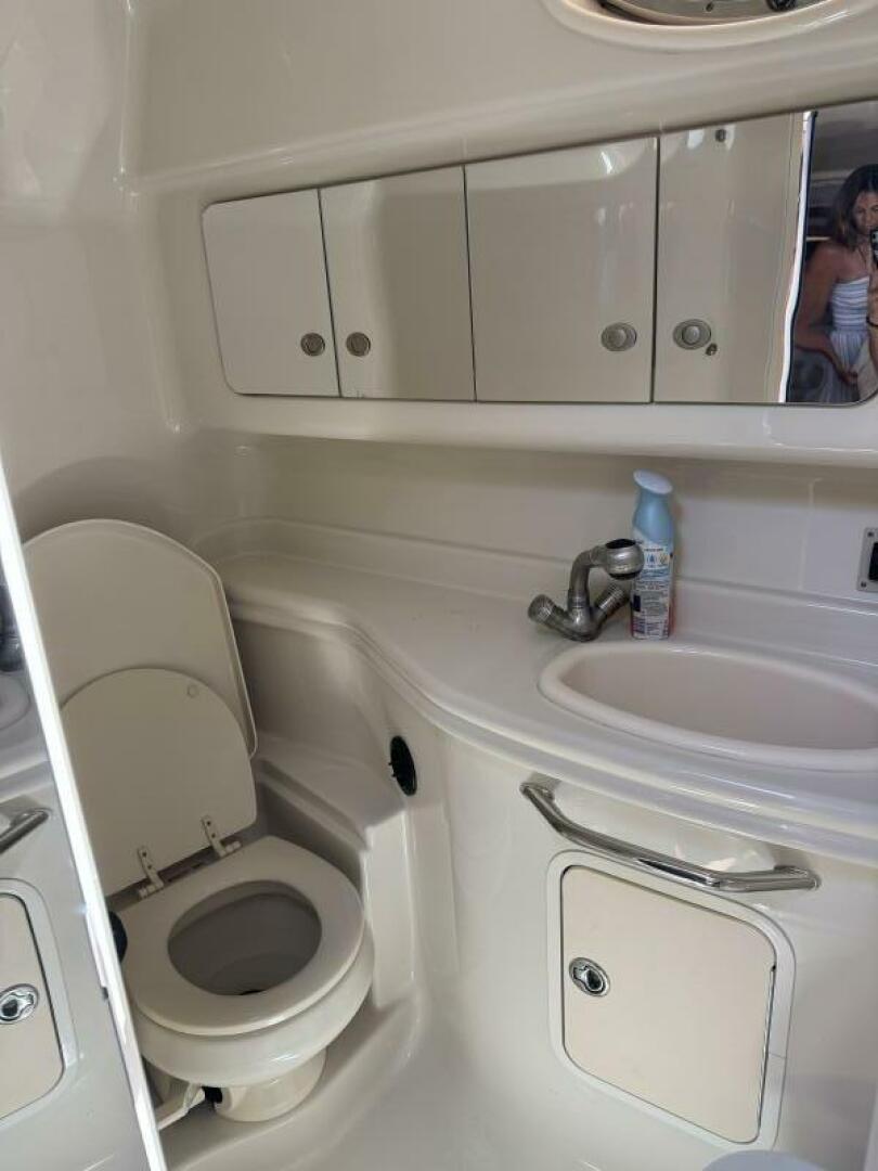2007 Sea Ray 340 - Image 11