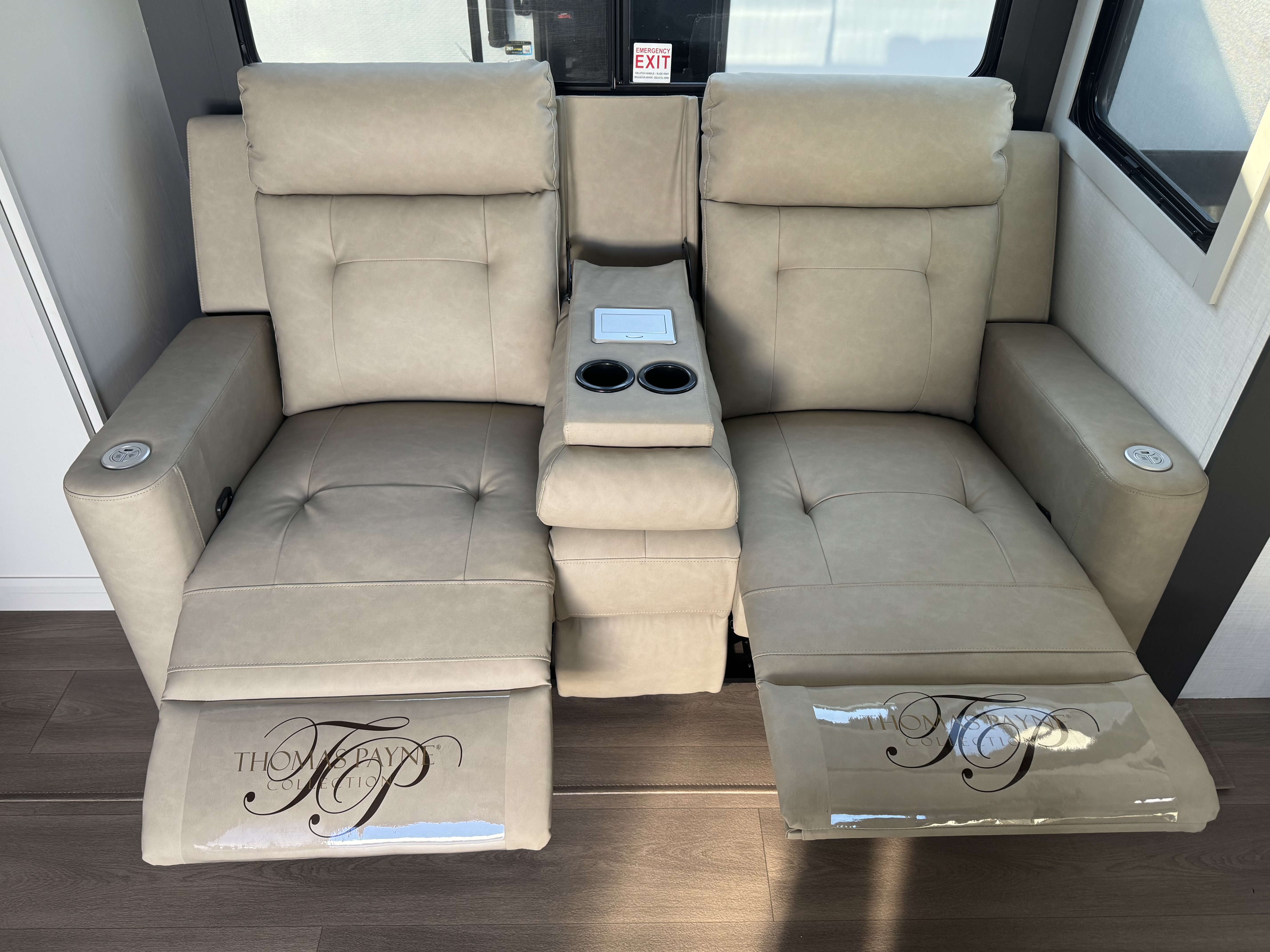2027 VENTURE RV STRATUS 231VRK - Image 8