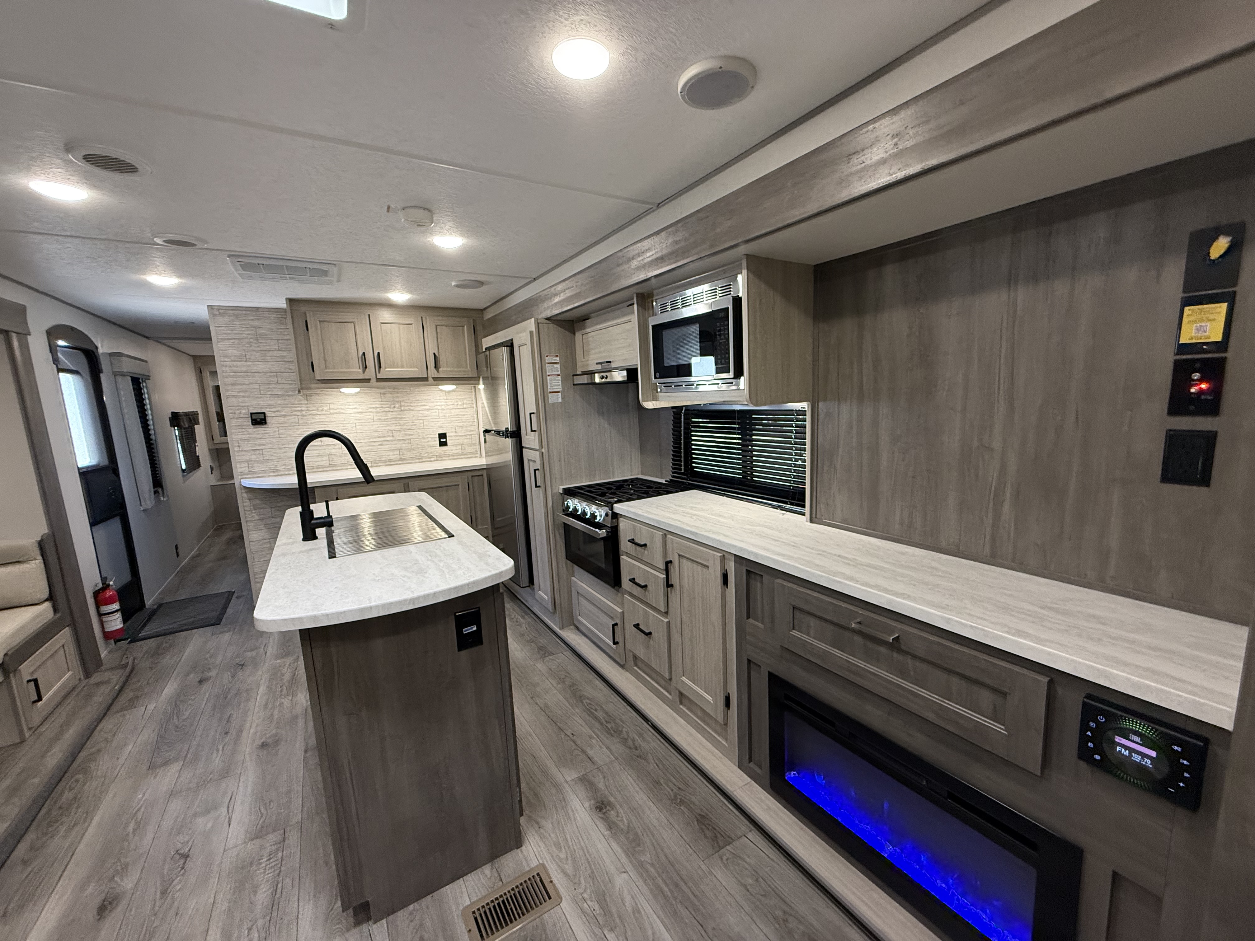 2024 Coachmen Catalina Legacy Edition 283FEDS - Image 13