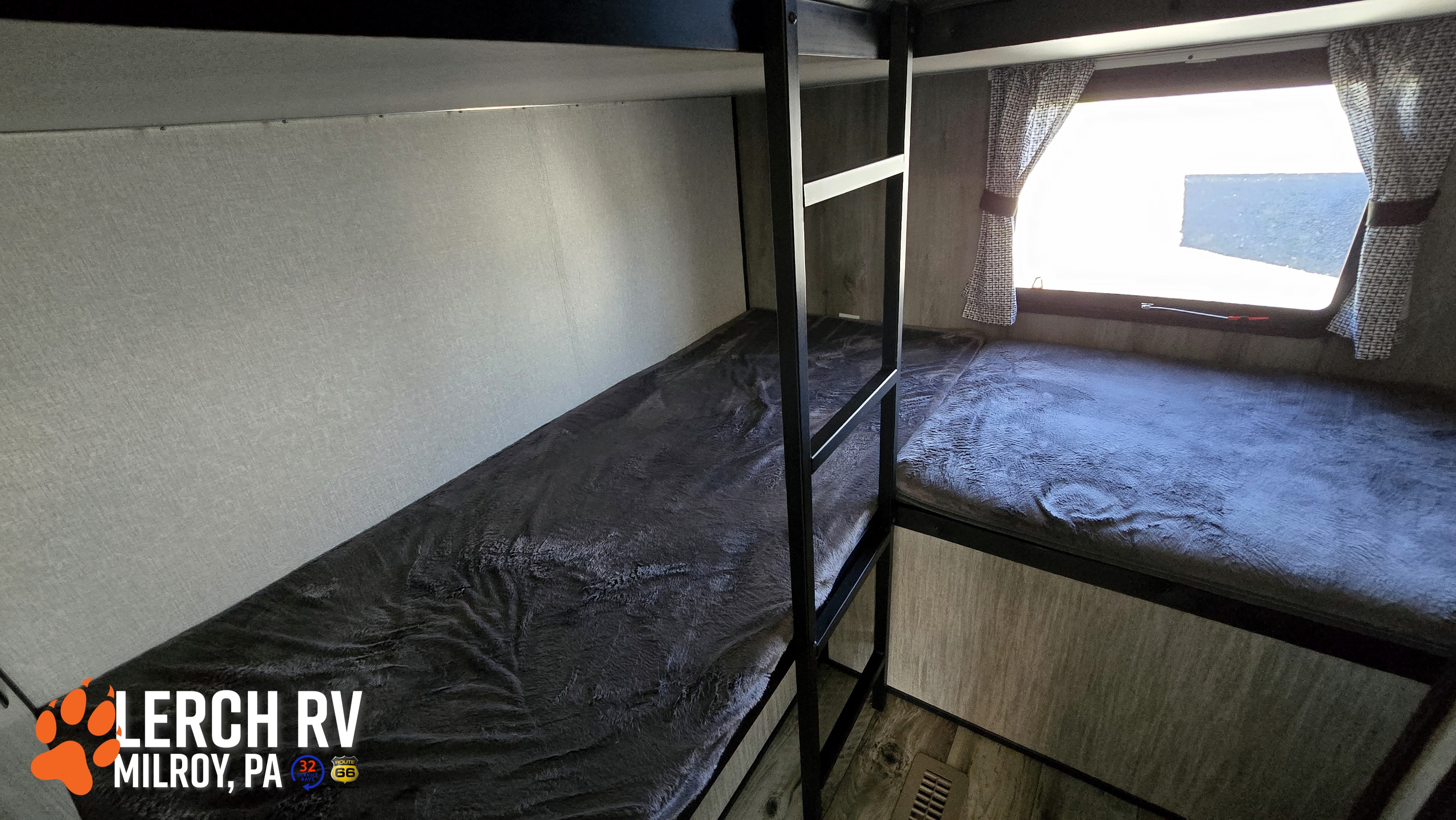2022 KZ RV Durango Half-Ton D274BHD - Image 40