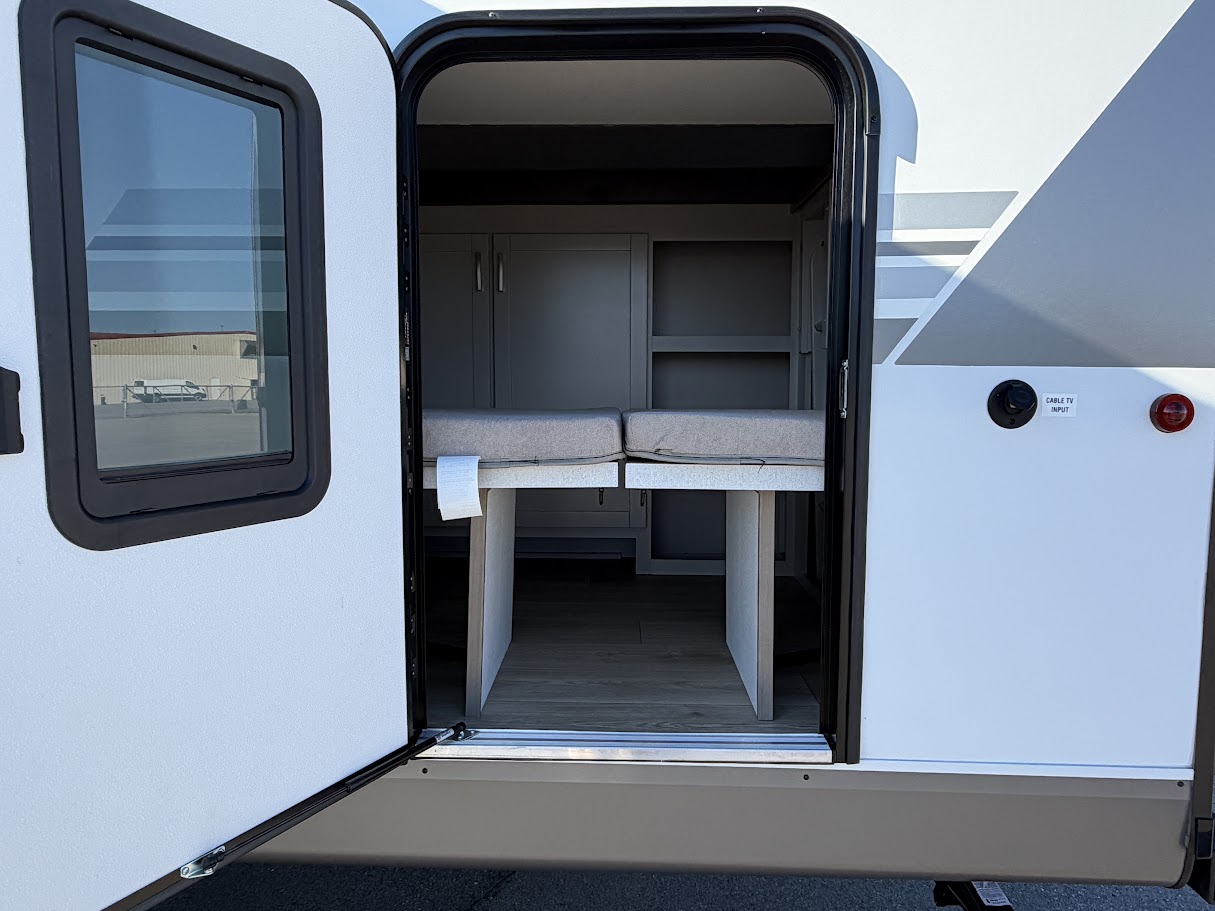 2027 JAYCO JAY FLIGHT 295TBS - Image 4
