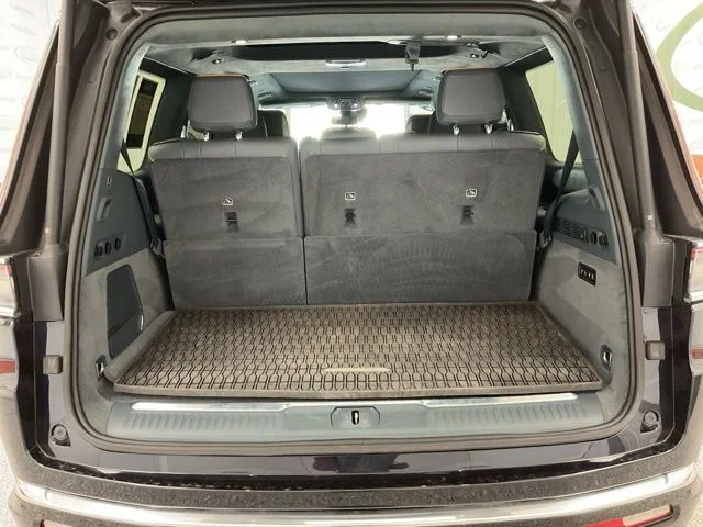 2024 Jeep Grand Wagoneer Utility 4D Series III 4WD - Image 24