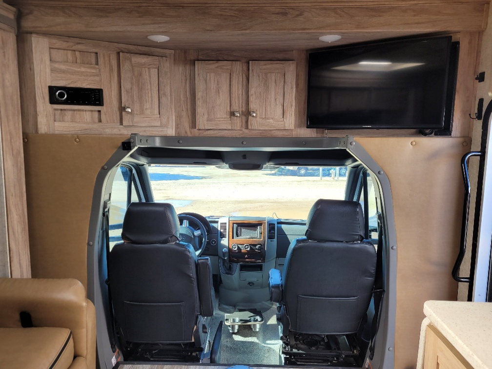 2018 Forest River Forester 2401R MBS - Image 7