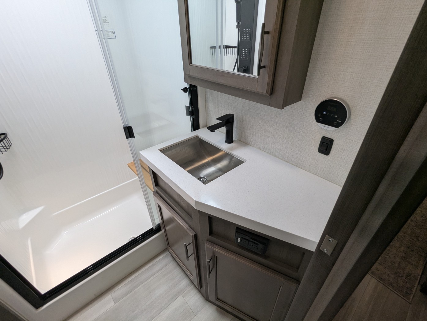 2023 Grand Design Solitude 345GK - Image 24