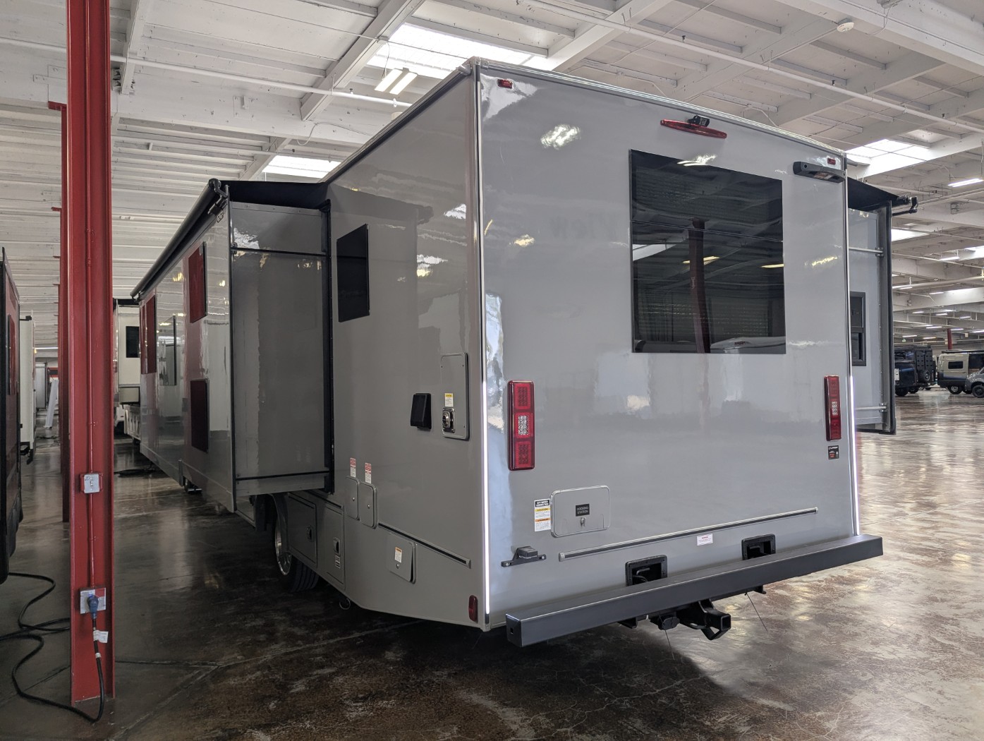 2026 Coachmen Entourage 340BH - Image 4
