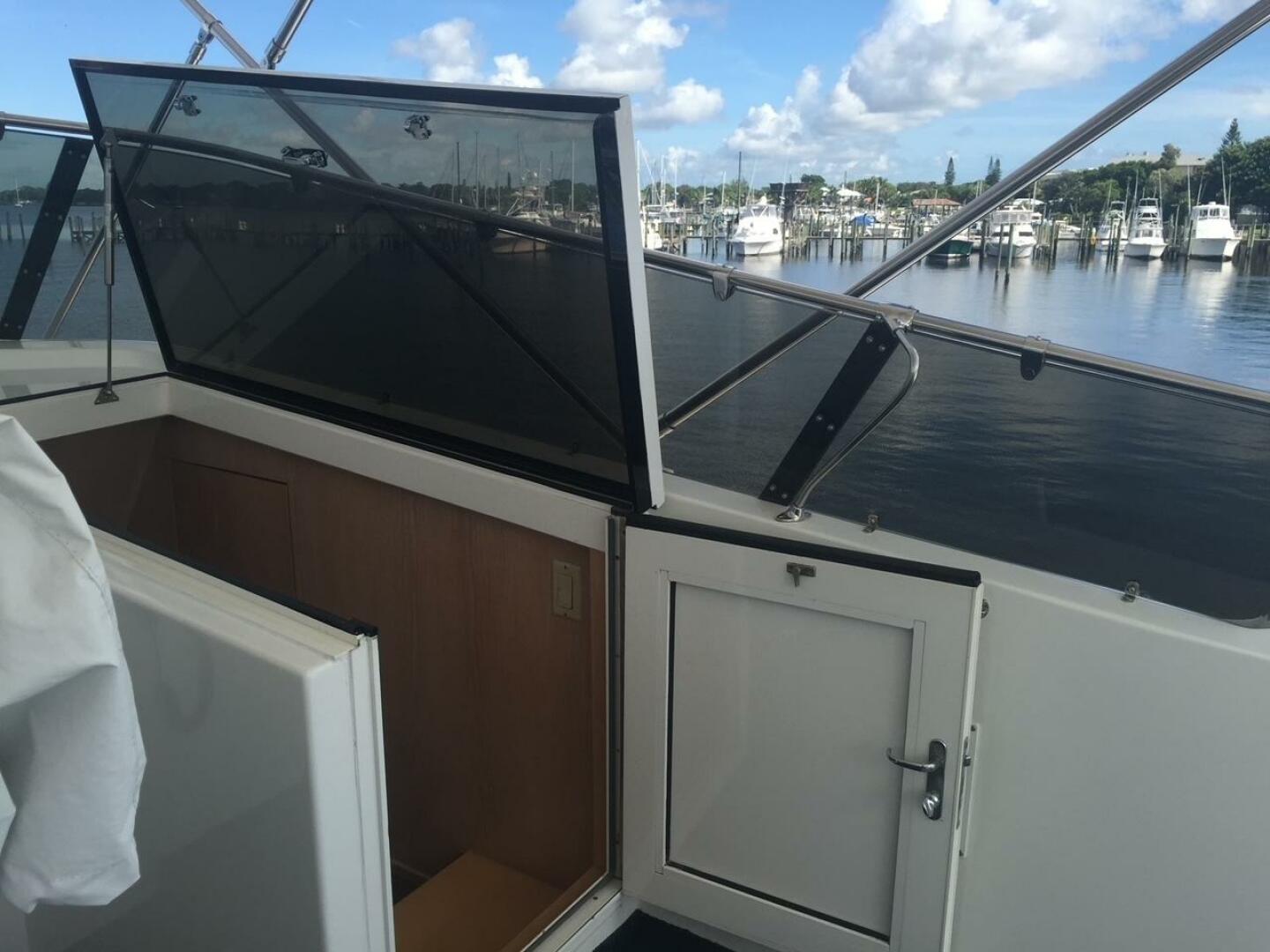 1994 Hatteras 70 Cockpit Motor Yacht - Image 23
