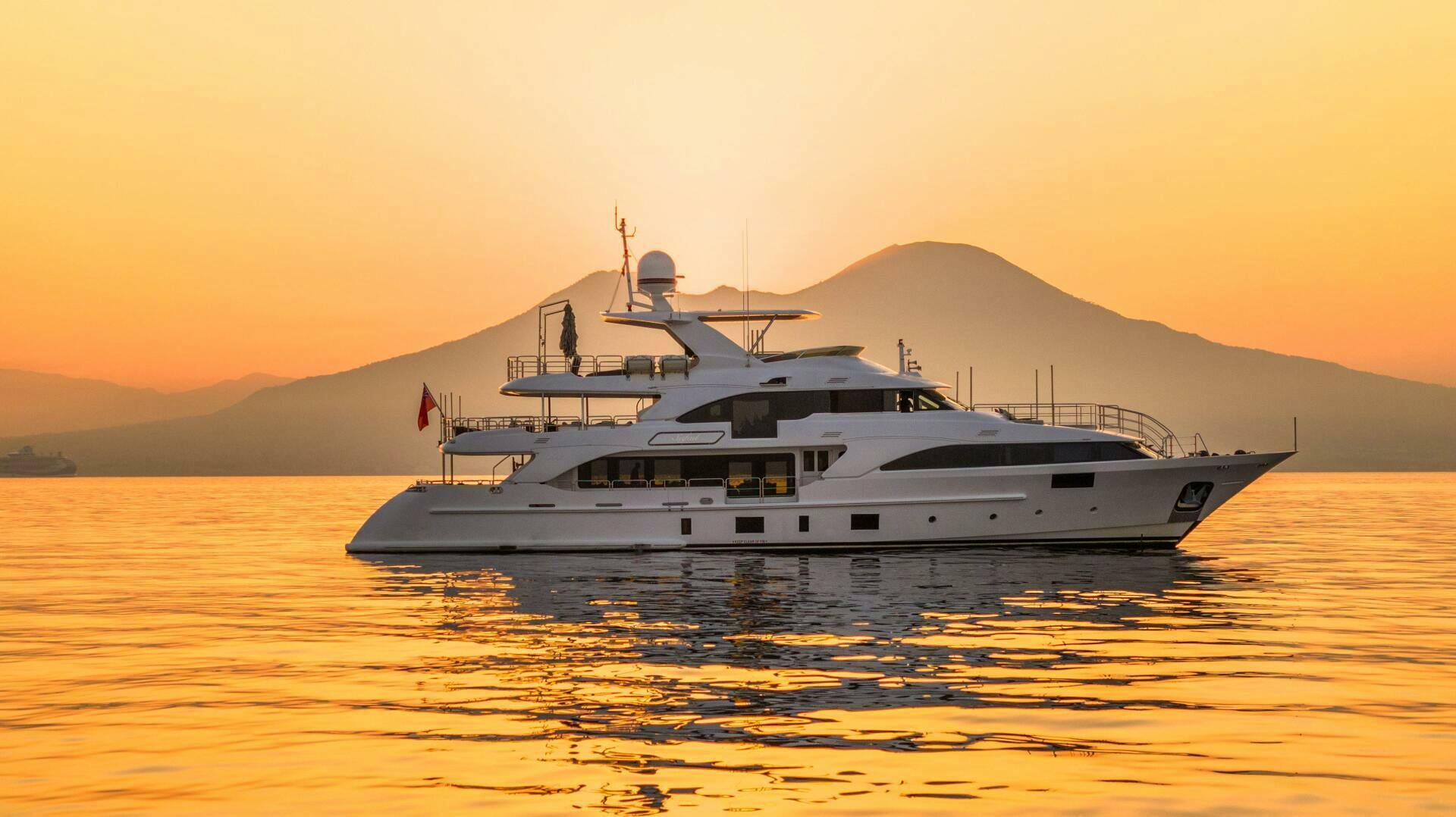 2015 Benetti Benetti Classic 121 - Image 6