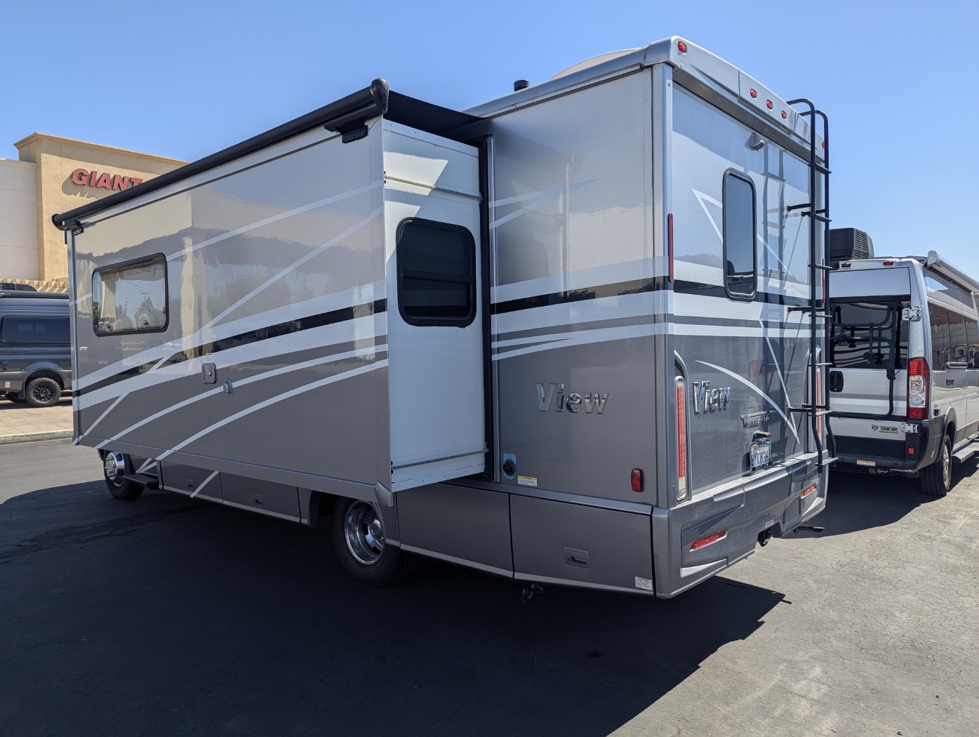 2022 Winnebago View 24D - Image 4