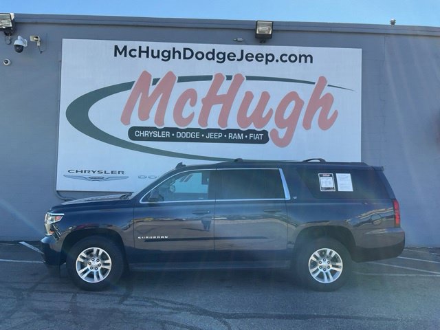 2019 Chevrolet Suburban 1500 Utility 4D LT 4WD - Image 8