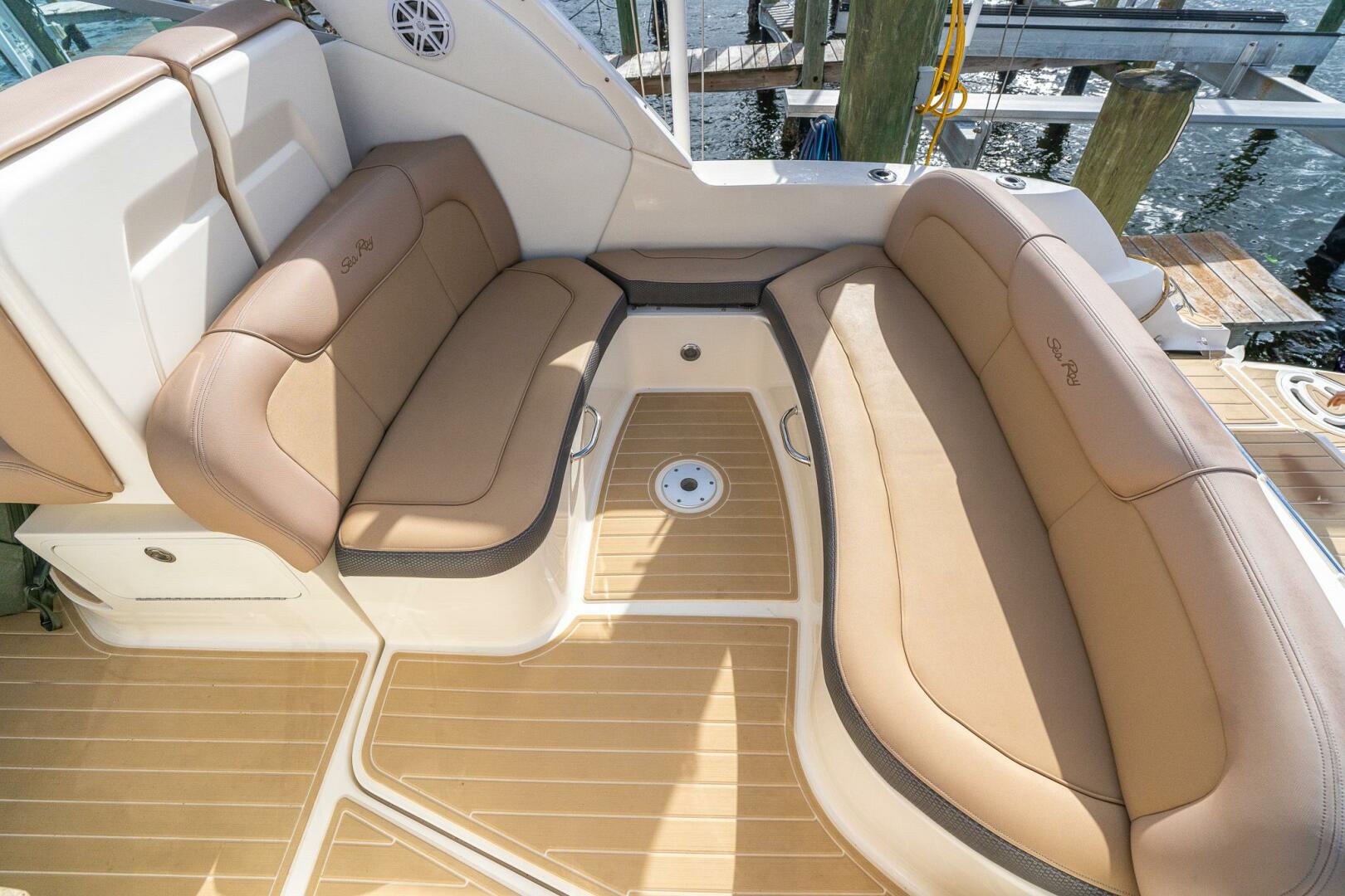 2016 Sea Ray 330 Sundancer - Image 61