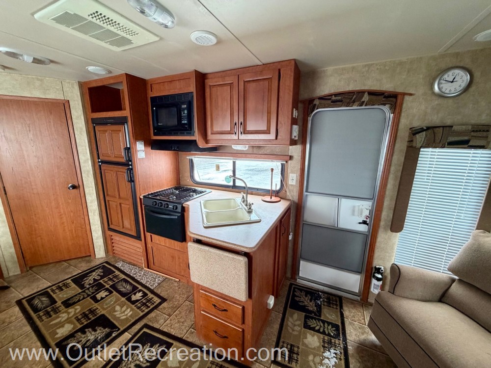 2011 FOREST RIVER CHEROKEE 26RL - Image 6