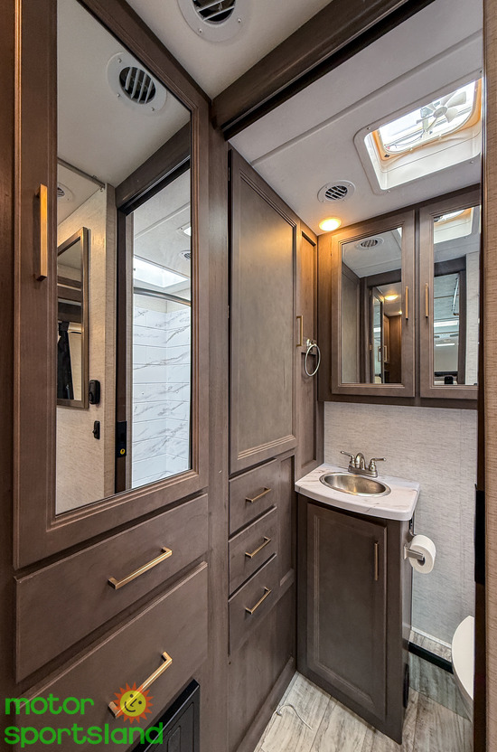 2025 Thor Motor Coach Chateau 27P - Image 62