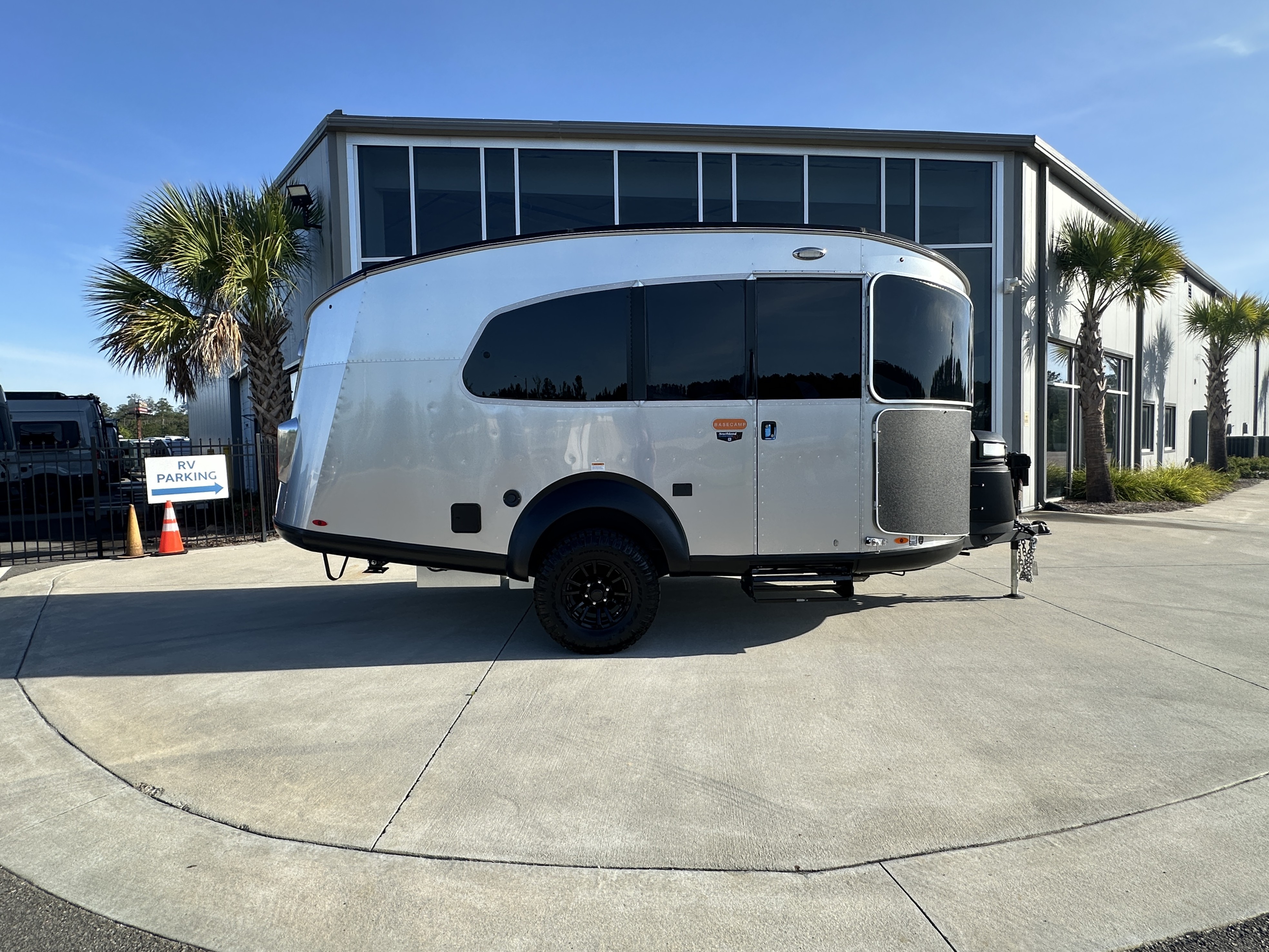 2027 Airstream Basecamp 20Xe - Image 4
