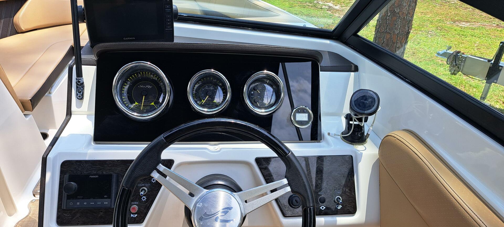 2019 Sea Ray SPX 230 OB - Image 18