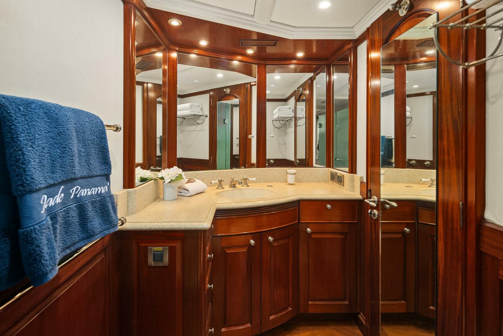 2001 Rayburn Custom Yachts Flush Deck - Image 29