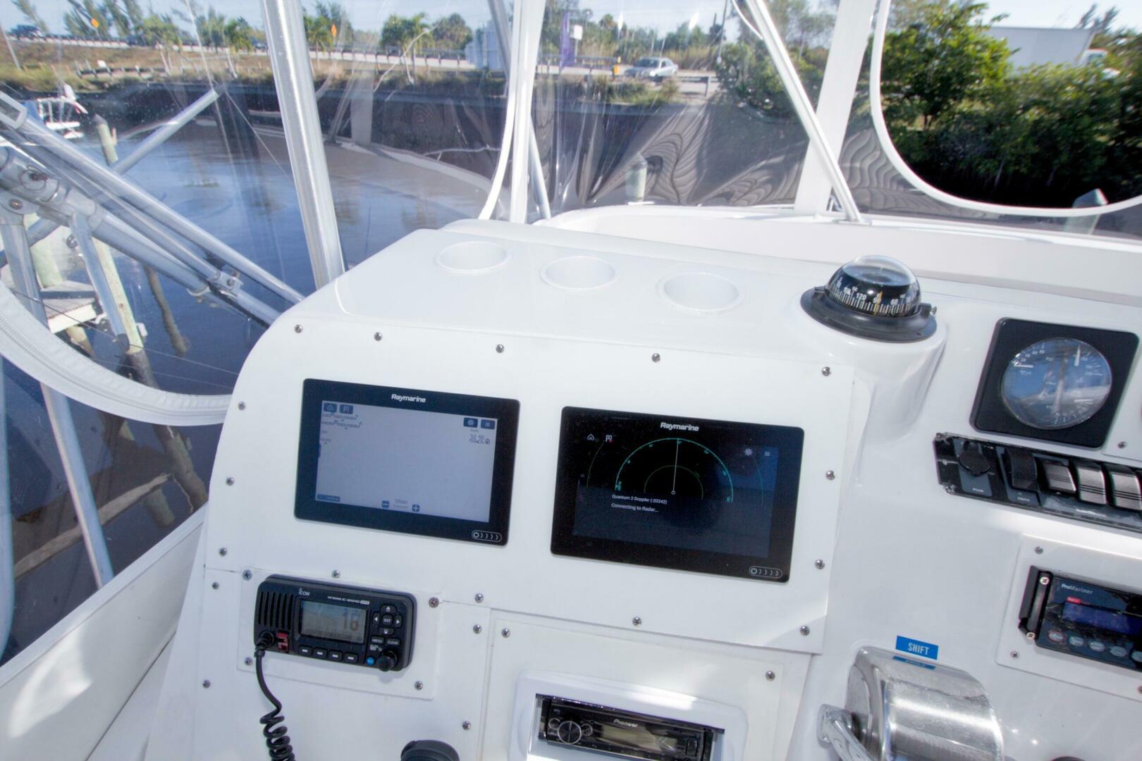 1998 Luhrs 36 Convertible - Image 27