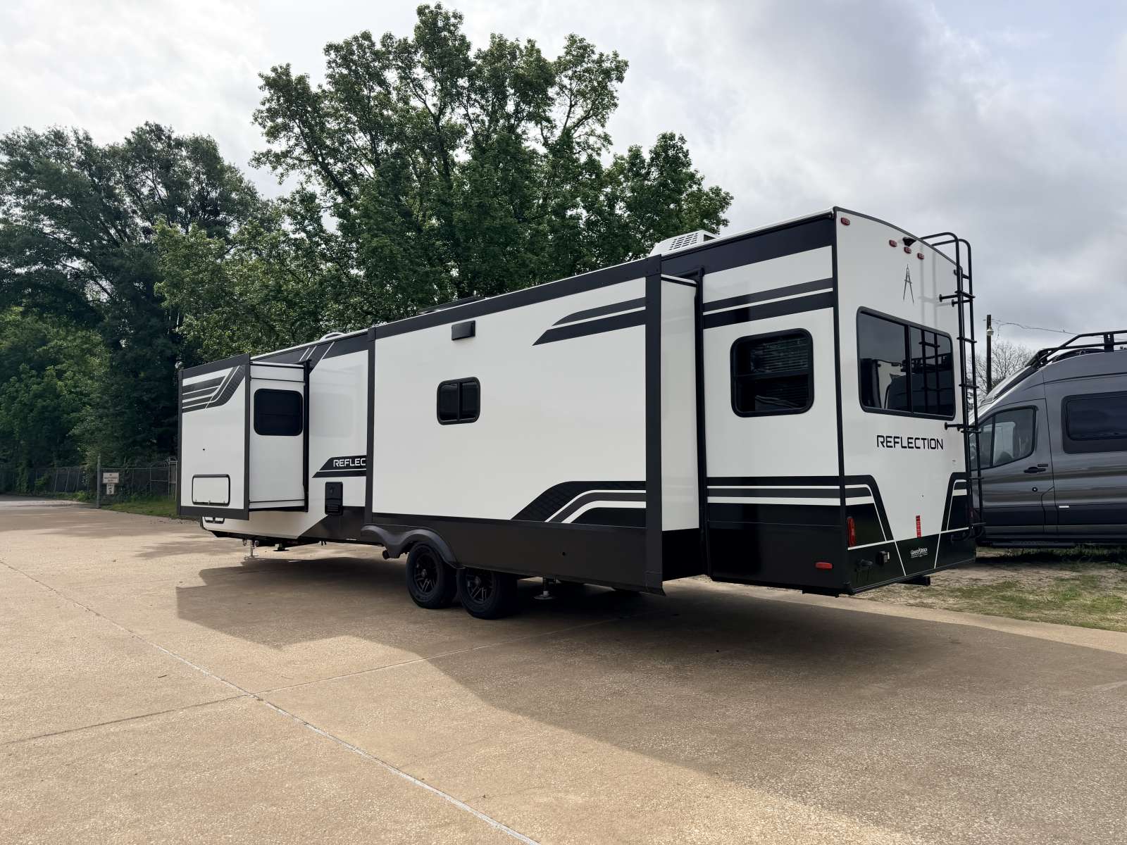 2026 Grand Design Reflection Travel Trailer 345RLTS - Image 5