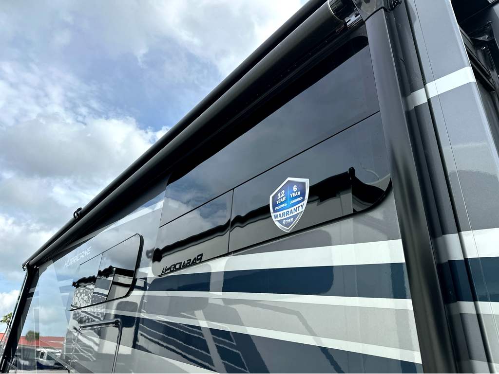 2027 THOR MOTOR COACH HURRICANE 36H - Image 6