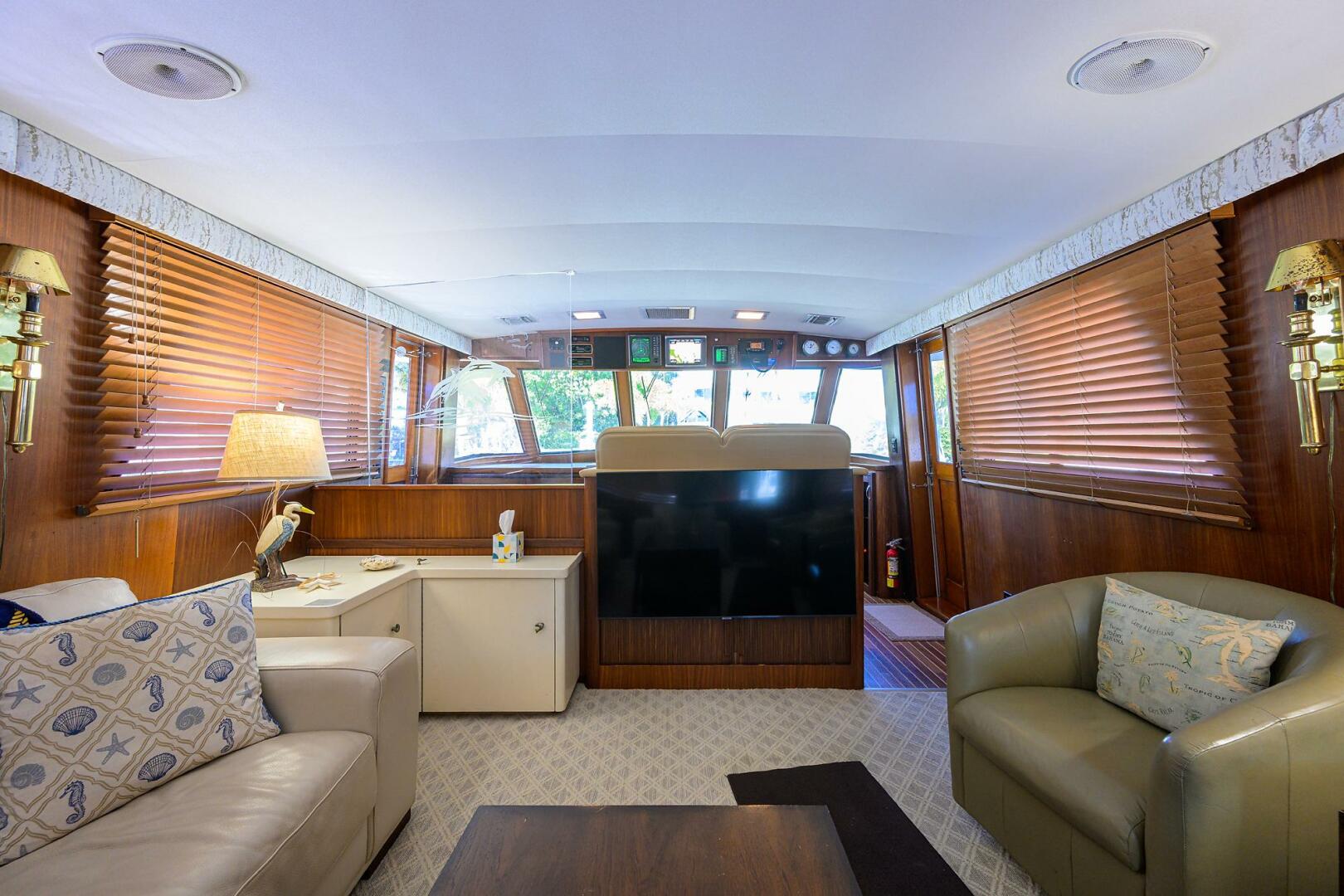 2003 Jupiter 31 Cuddy - Image 22