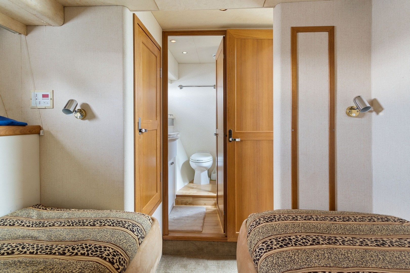 2000 Pacific Mariner 65 Motoryacht - Image 40