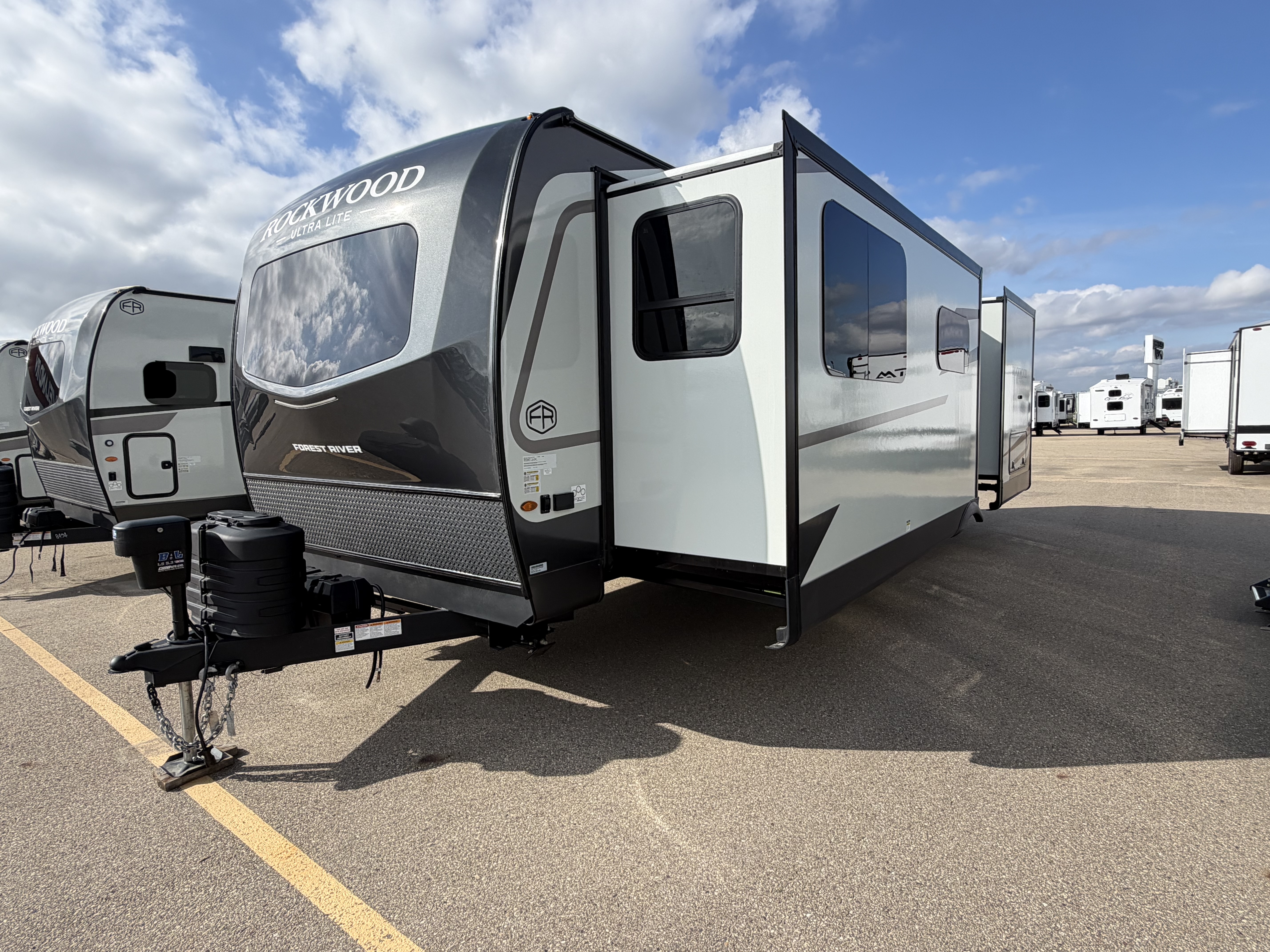 2027 Forest River Rockwood Ultra Lite 2608BS - Image 5