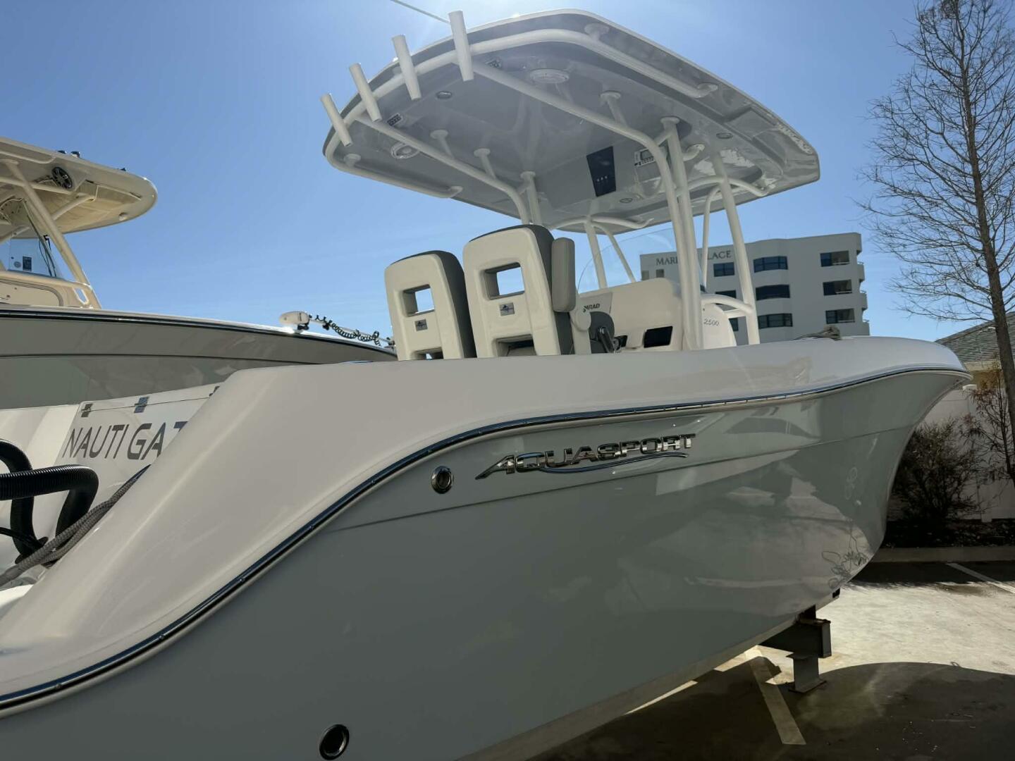 2021 Aquasport 2500 Center Console - Image 6