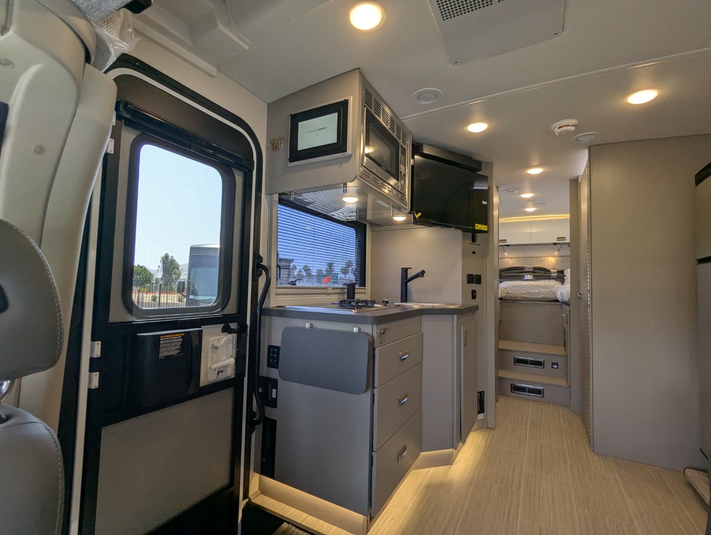 2027 Winnebago View 24R - Image 13