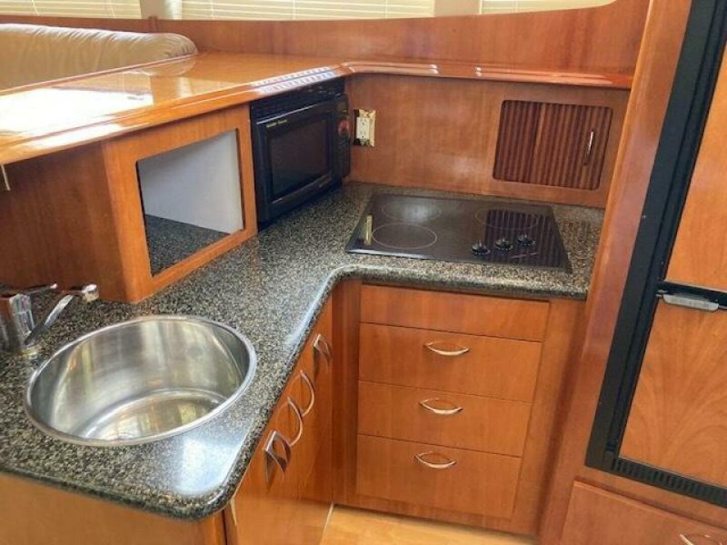 2003 Carver 396 Aft Cabin MY - Image 9