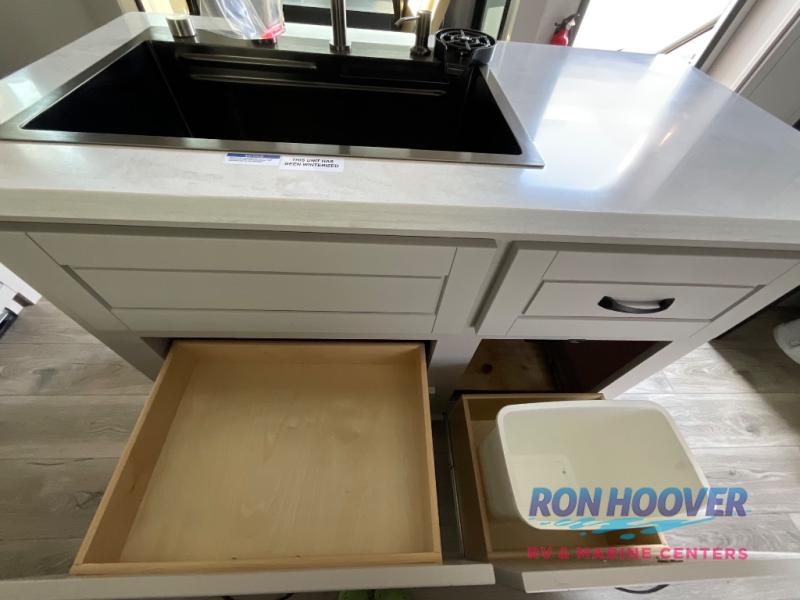 2026 JAYCO NORTHPOINT 382FLRB - Image 17