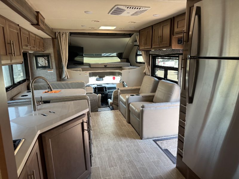 2022 Thor Motor Coach Omni RS36 - Image 24