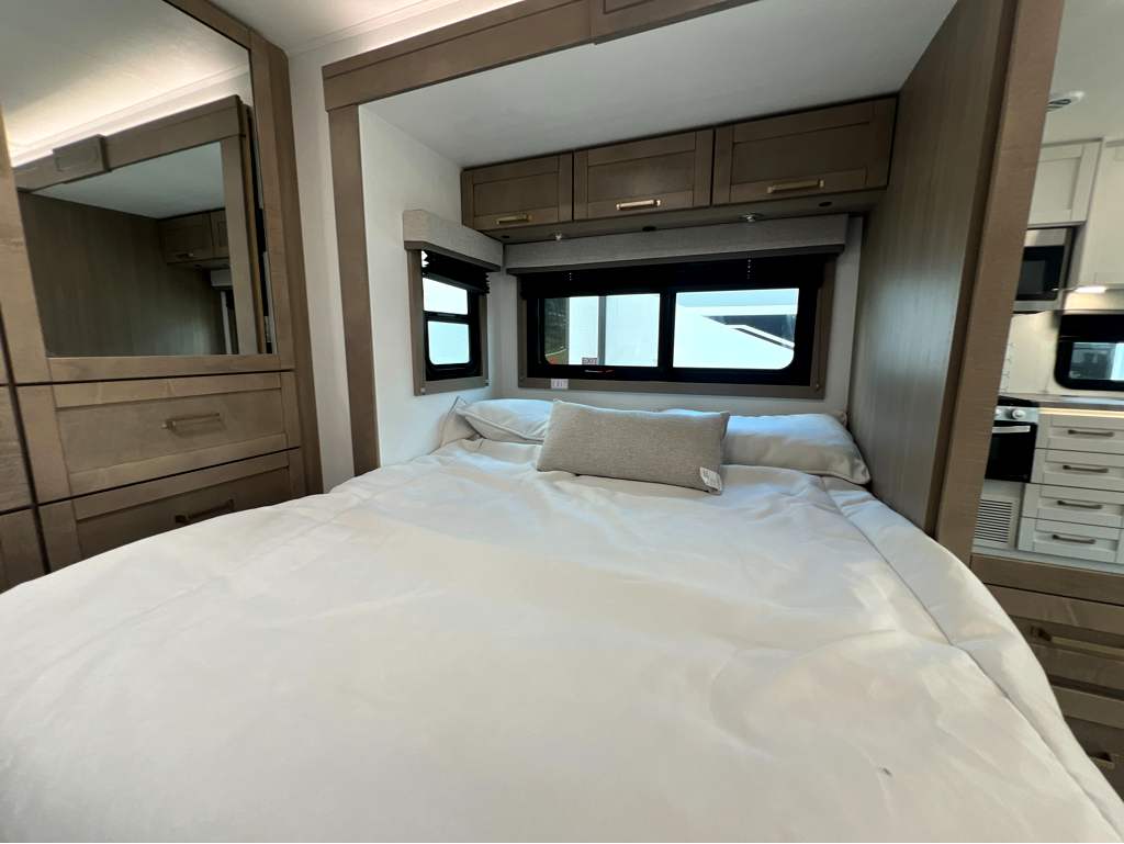 2027 ENTEGRA COACH ODYSSEY 24B - Image 15