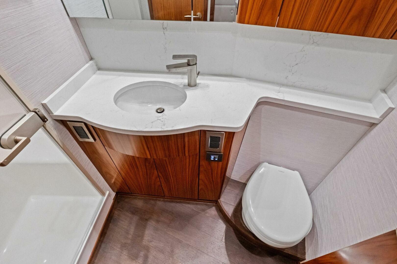 2025 Viking 58 Convertible - Image 26