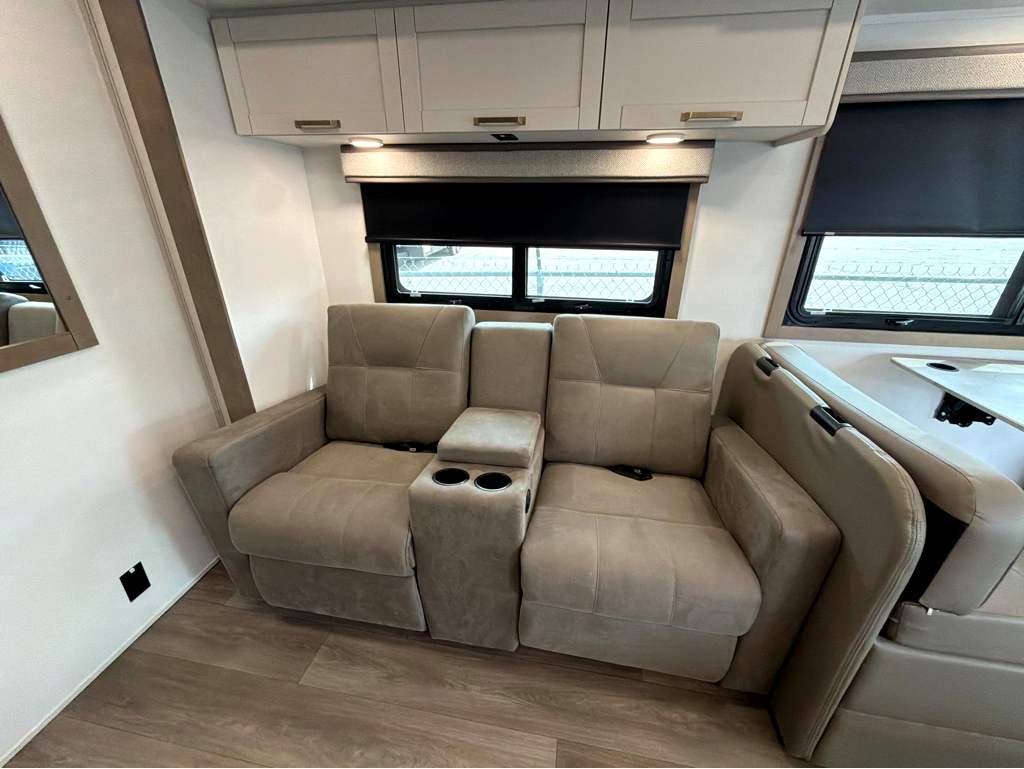 2027 JAYCO GREYHAWK 30Z - Image 12