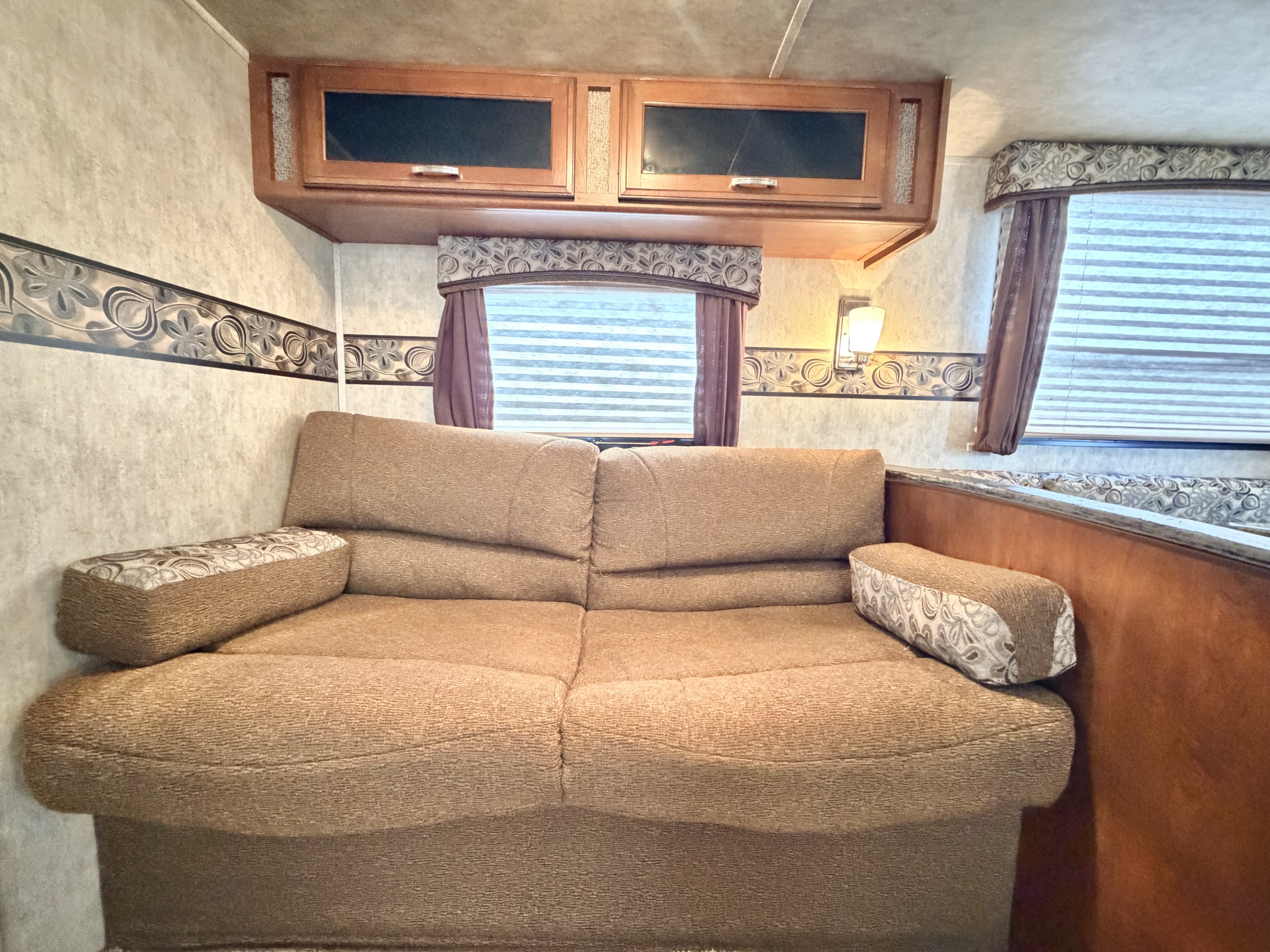 2015 Keystone PASSPORT GRAND TOURING 3180RE - Image 12