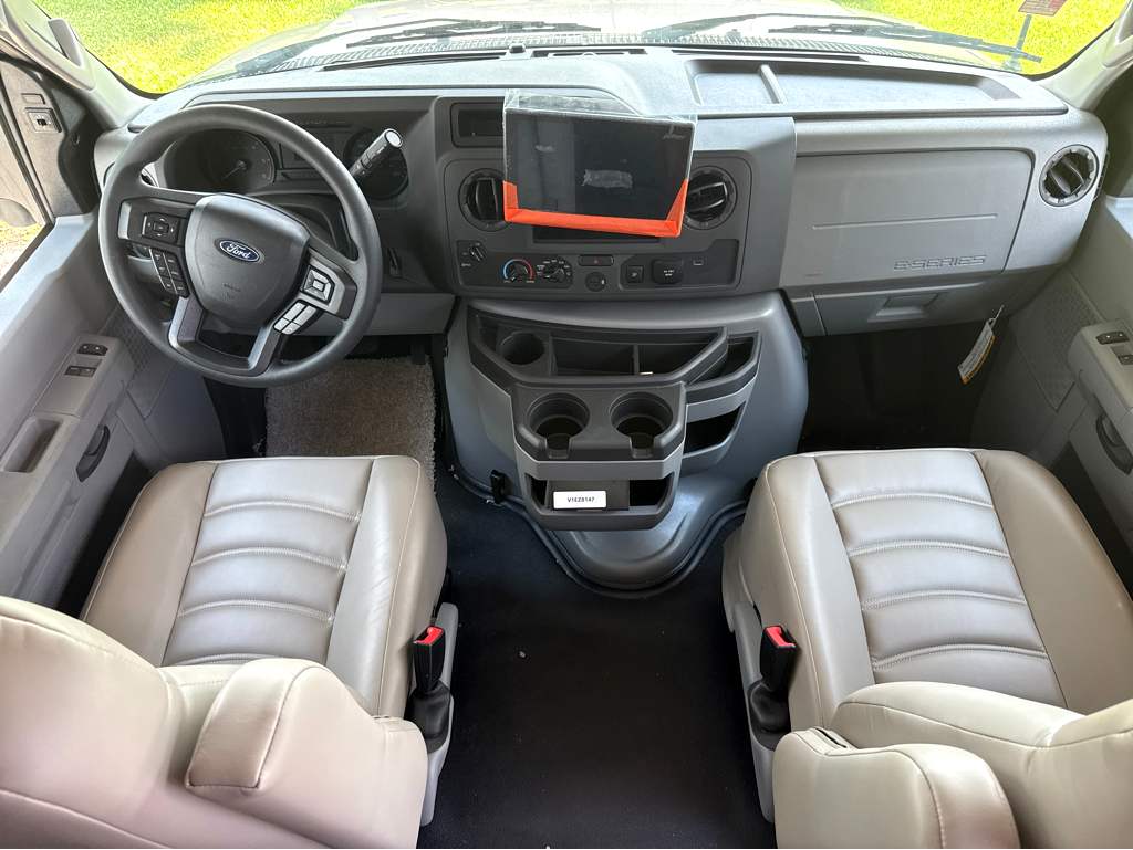 2027 ENTEGRA COACH ODYSSEY 30Z - Image 11