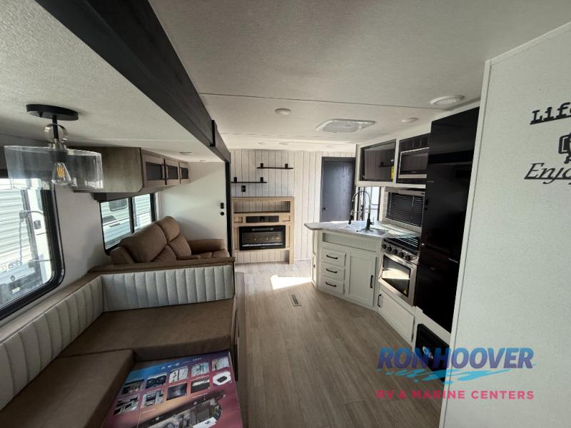 2024 PALOMINO 29BHSQ - Image 9