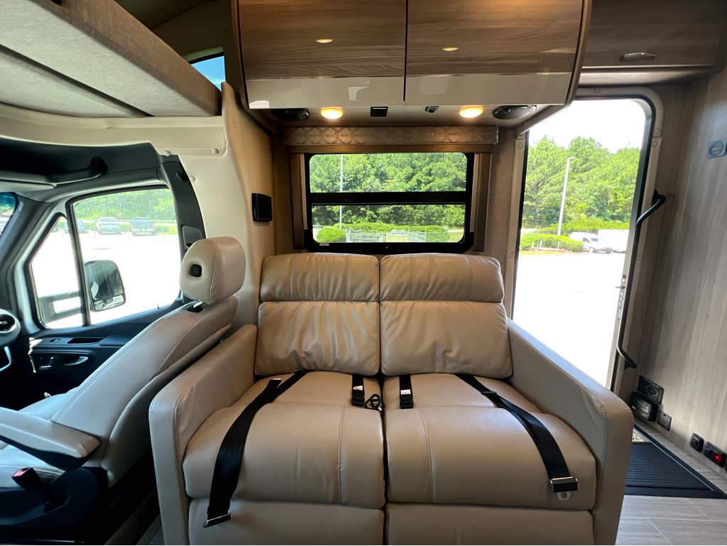 2022 THOR MOTOR COACH DELANO 24RW - Image 9