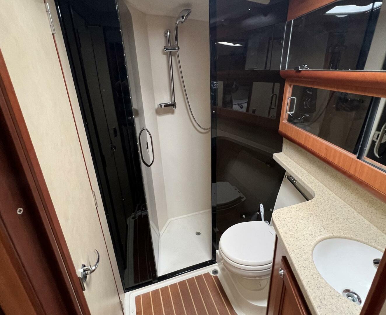 2007 Luhrs 41 Hardtop Express - Image 8