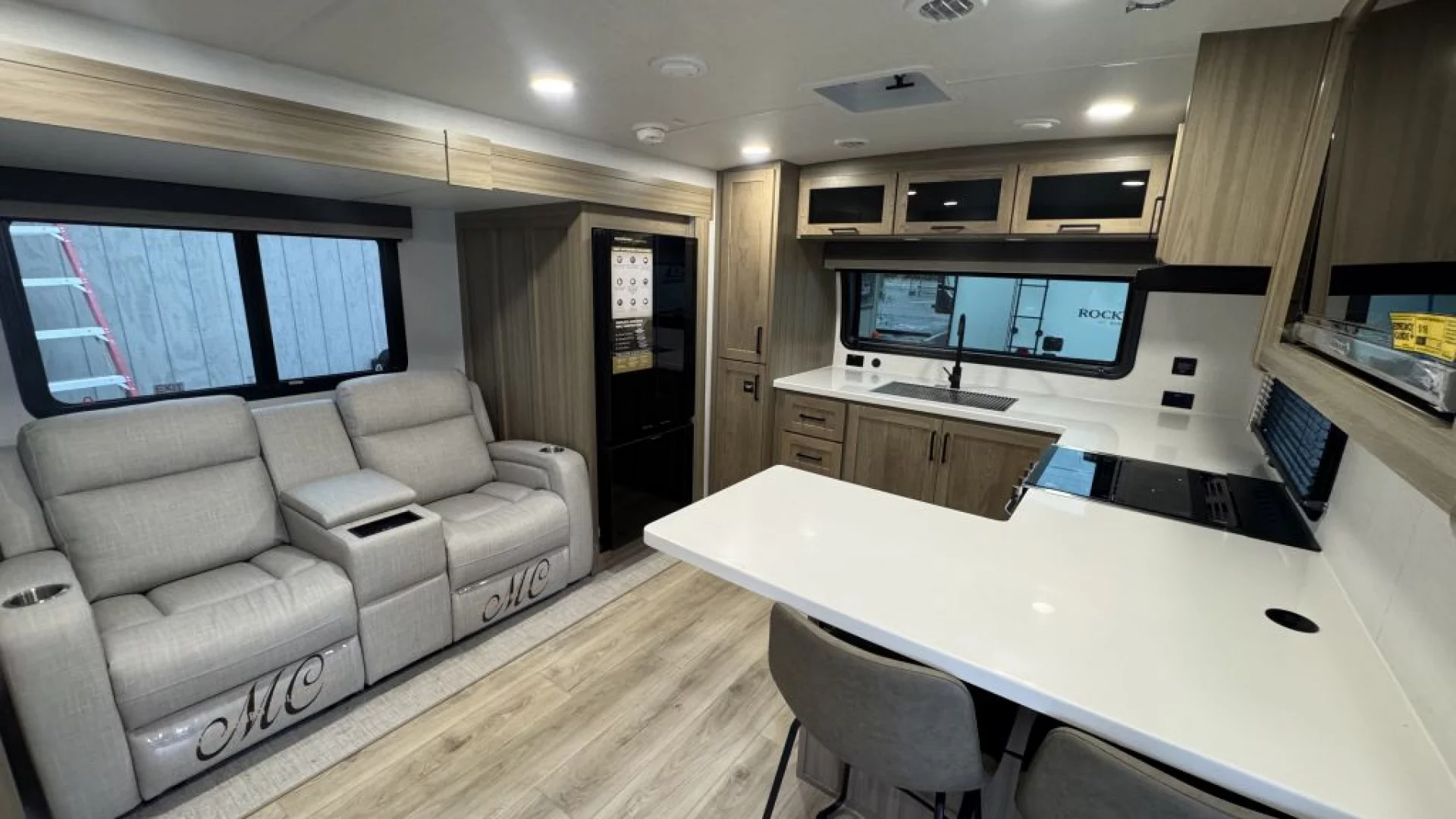 2027 FOREST RIVER ROCKWOOD MINI LITE 2523MBR - Image 21