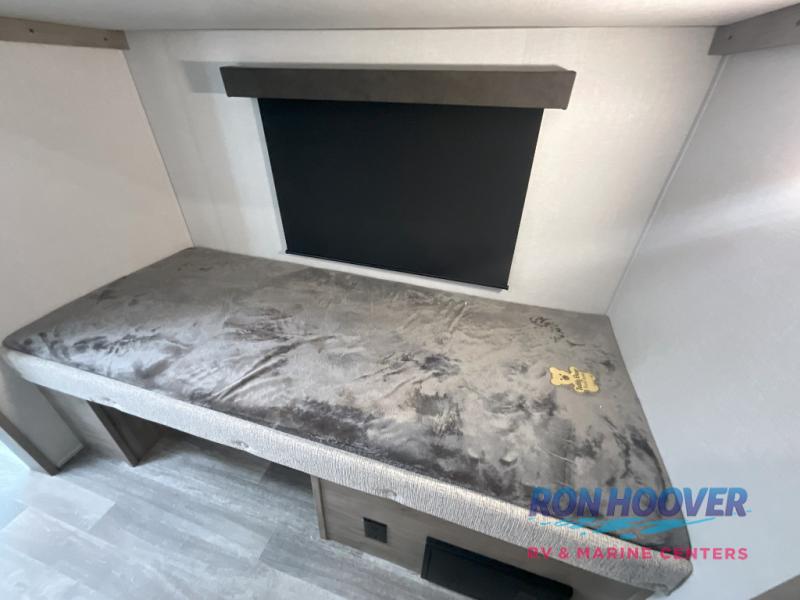 2024 COACHMEN 368TBH - Image 24